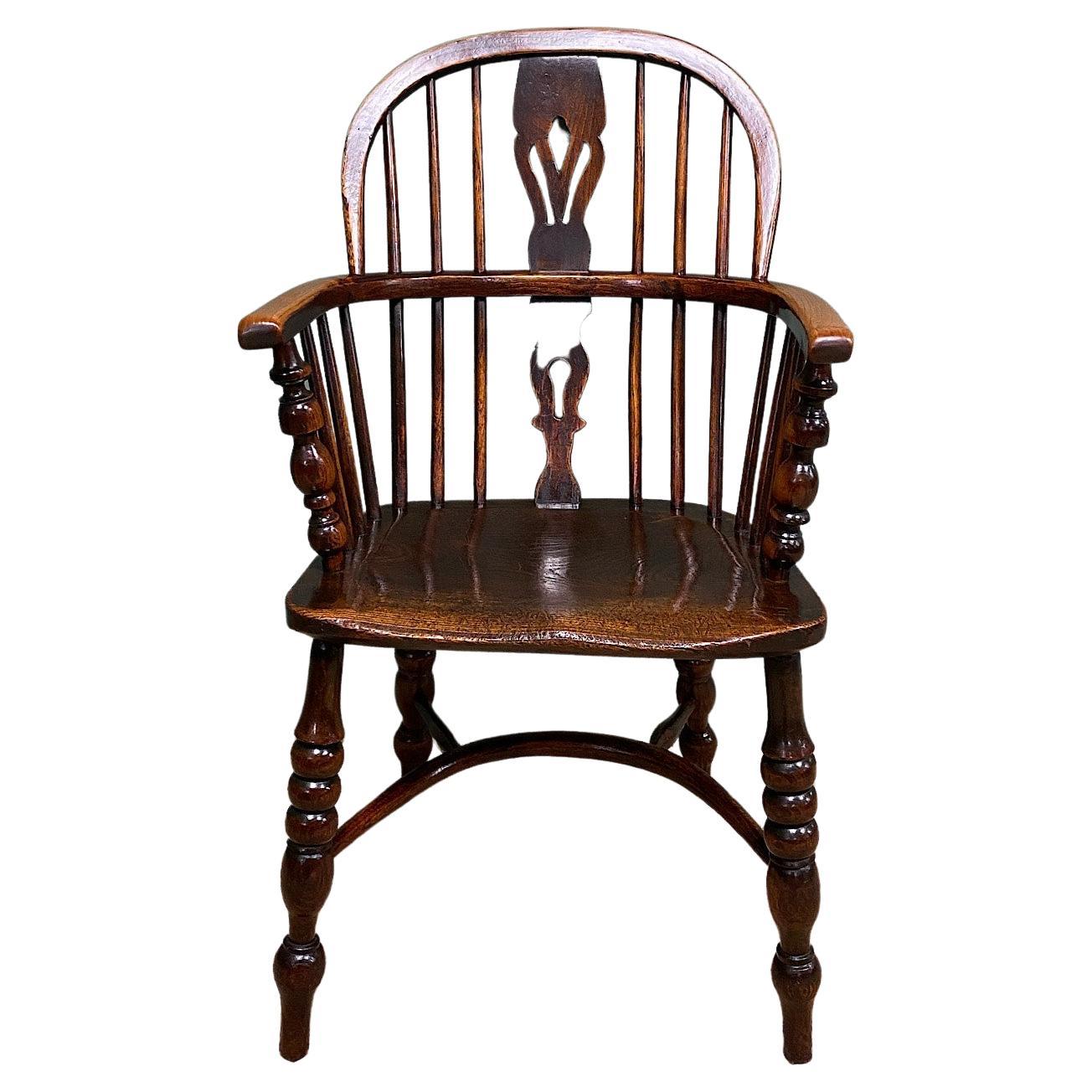 Country House 19th Century Georgian Oak and Elm Antique Windsor Chair For Sale
