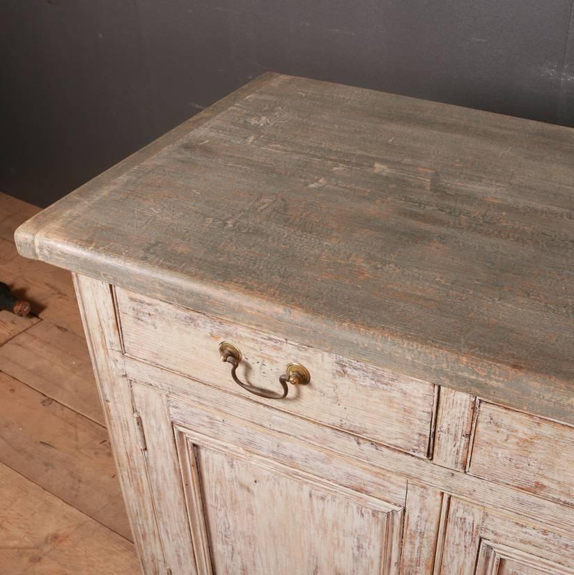Country House Dresser Base In Good Condition In Leamington Spa, Warwickshire