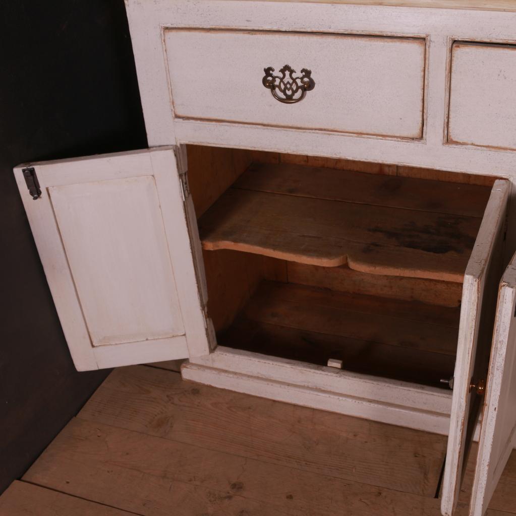 Country House Dresser with Rack 3