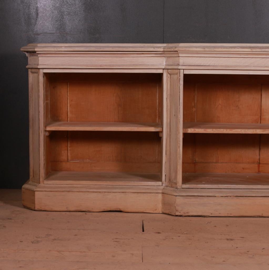 Large 19th century Country House low bookcase in pale washed oak, 1830.

Dimensions
106 inches (269 cms) wide
15.5 inches (39 cms) deep
34 inches (86 cms) high.