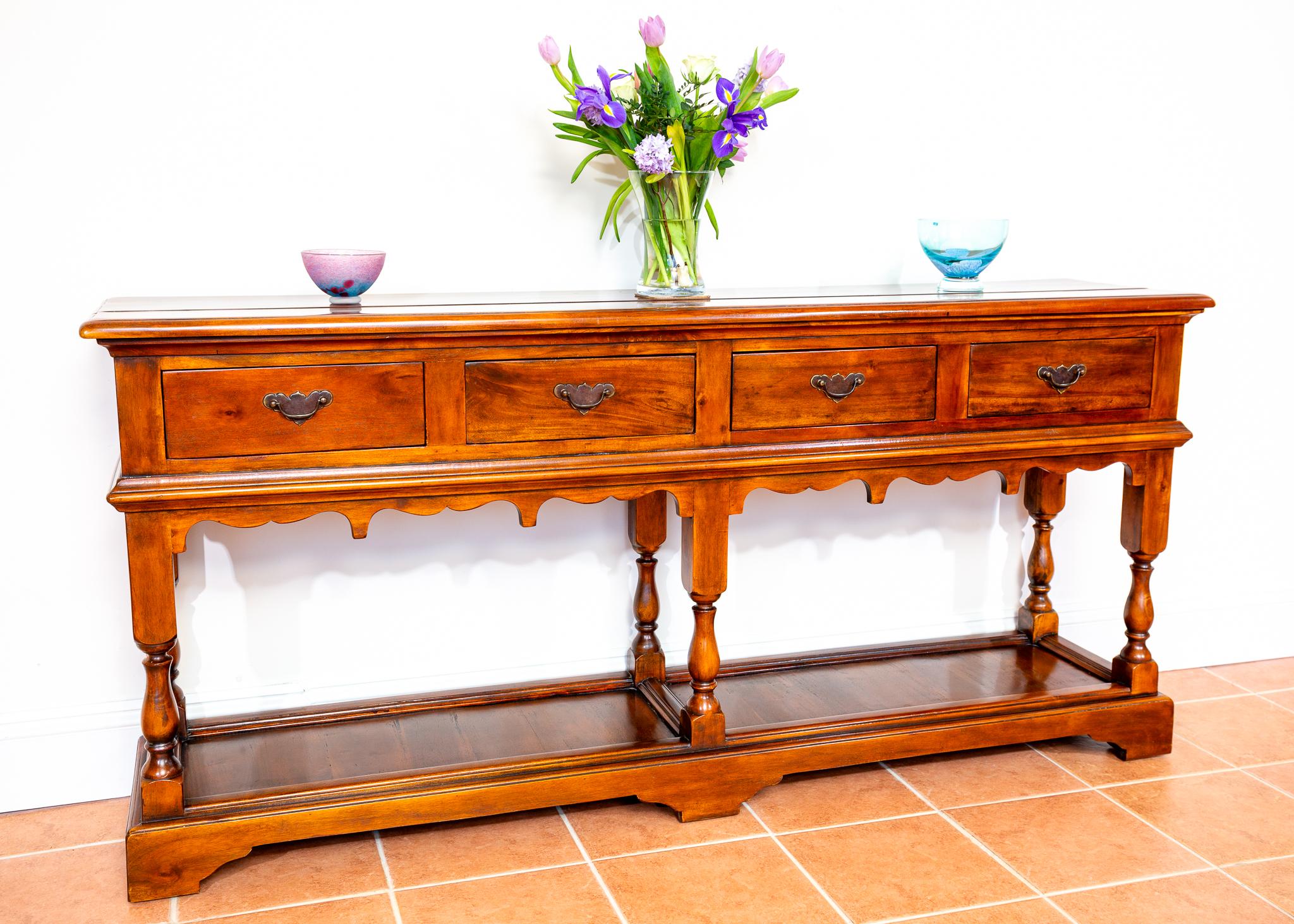Intagliato Cassettiera di campagna con base a cassettone, credenza in stile rustico, antico e georgiano in vendita
