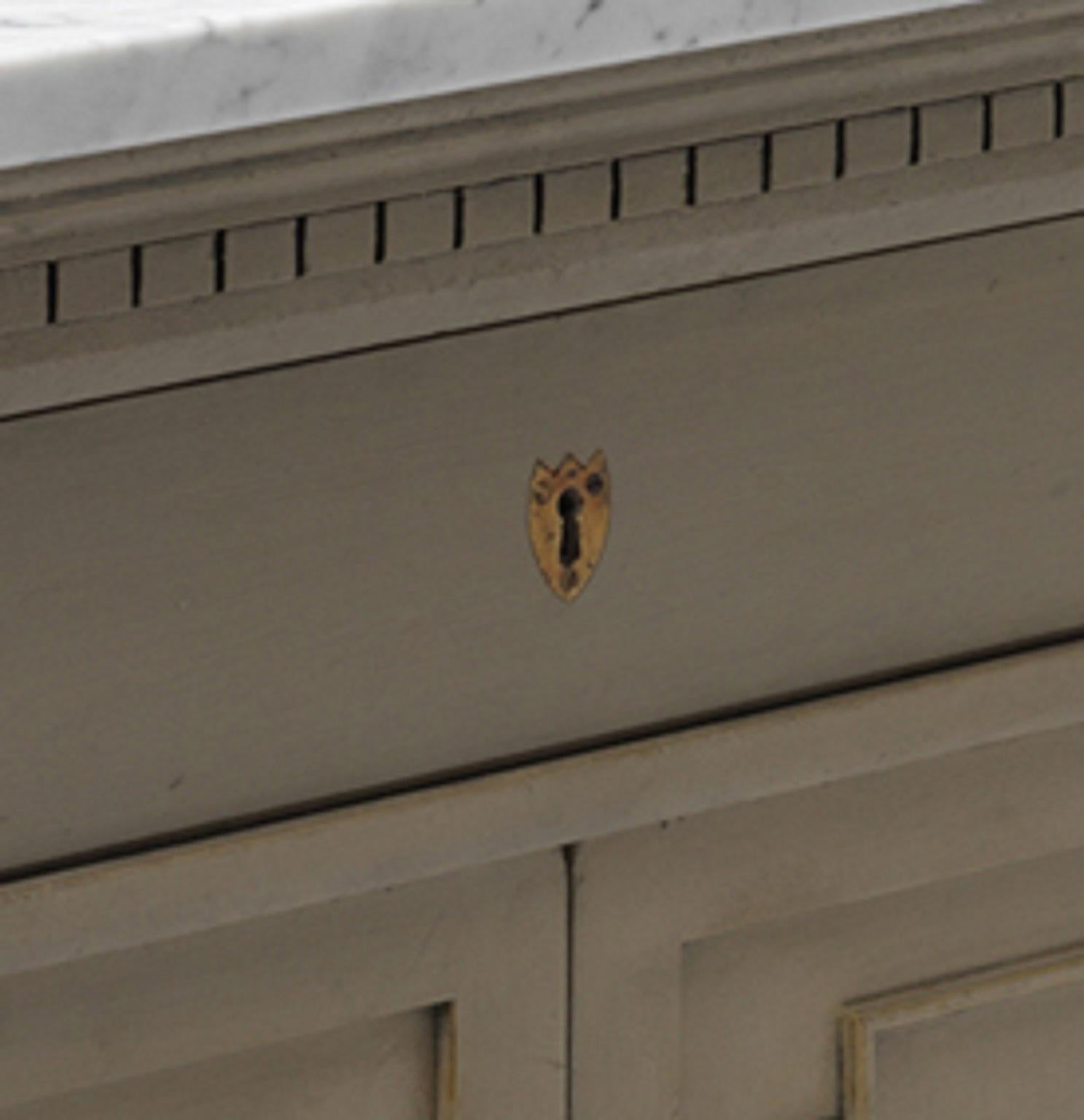 Intagliato a mano Vanità della casa di campagna in vendita