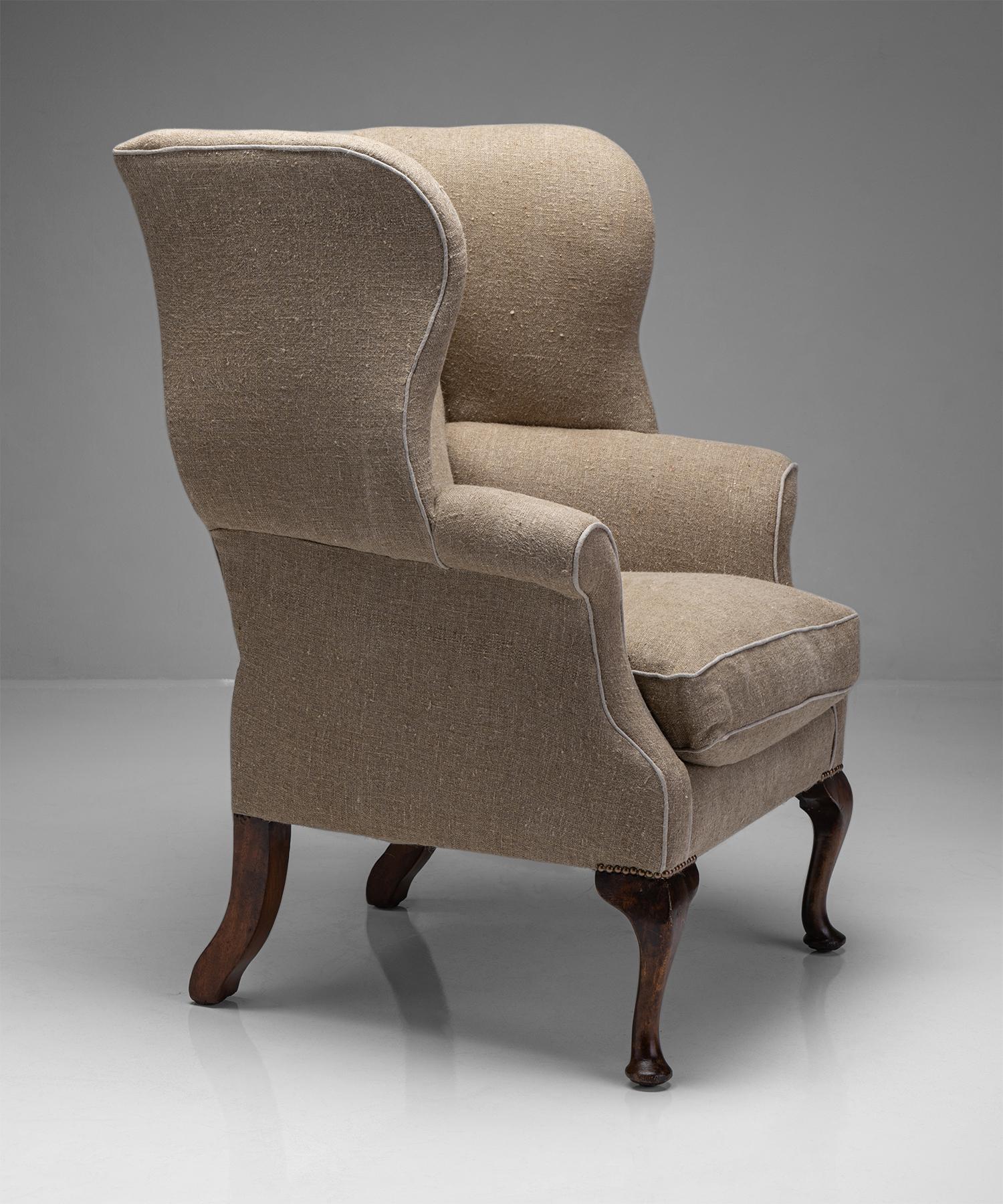 Country House Wingback armchair

England, Circa 1870

Elegant armchair newly upholstered in Irish linen.