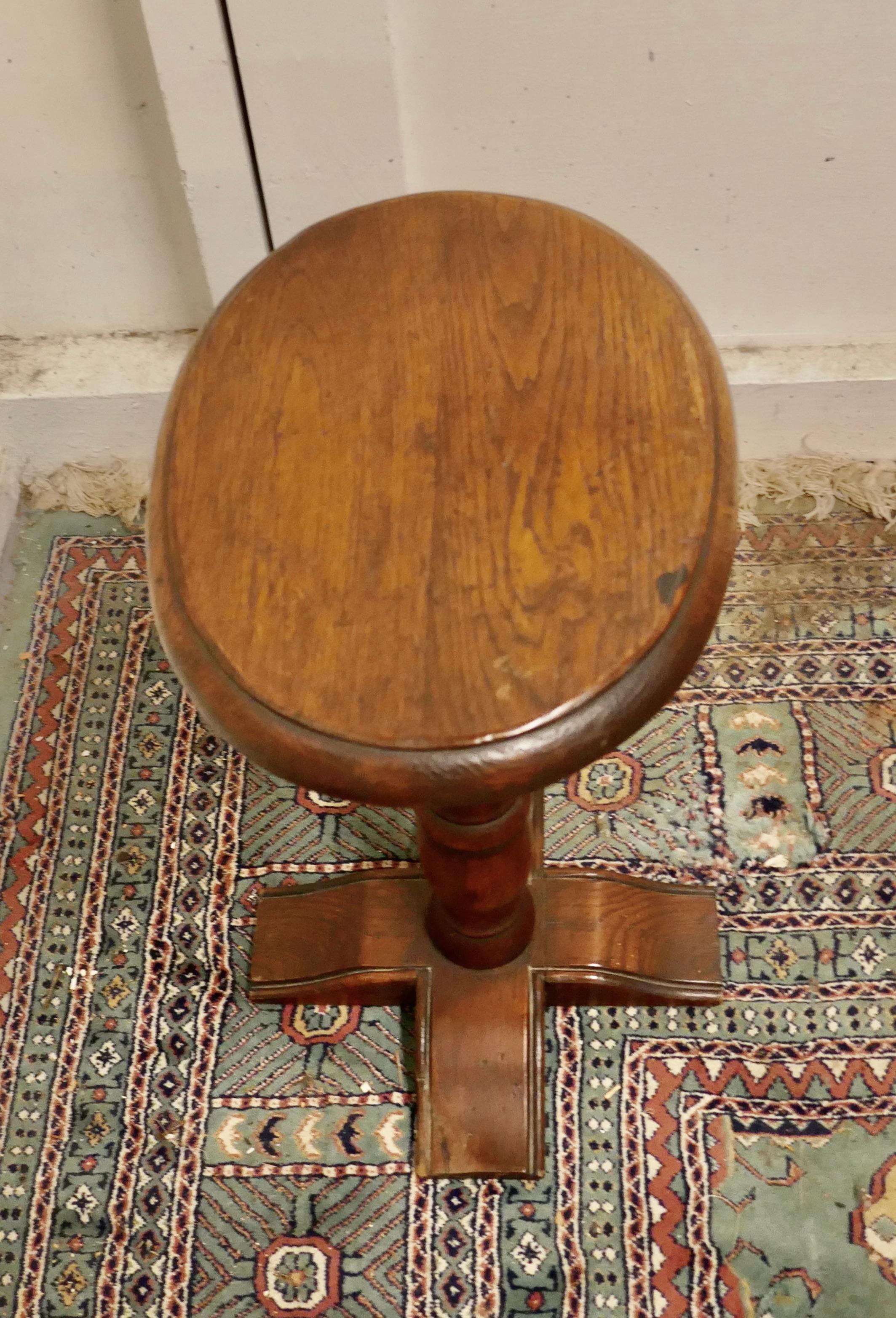 Country Oak Wine Table or Occasional Table In Good Condition In Chillerton, Isle of Wight