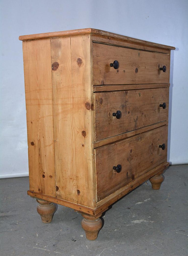 Country Pine Chest of Drawers For Sale at 1stdibs