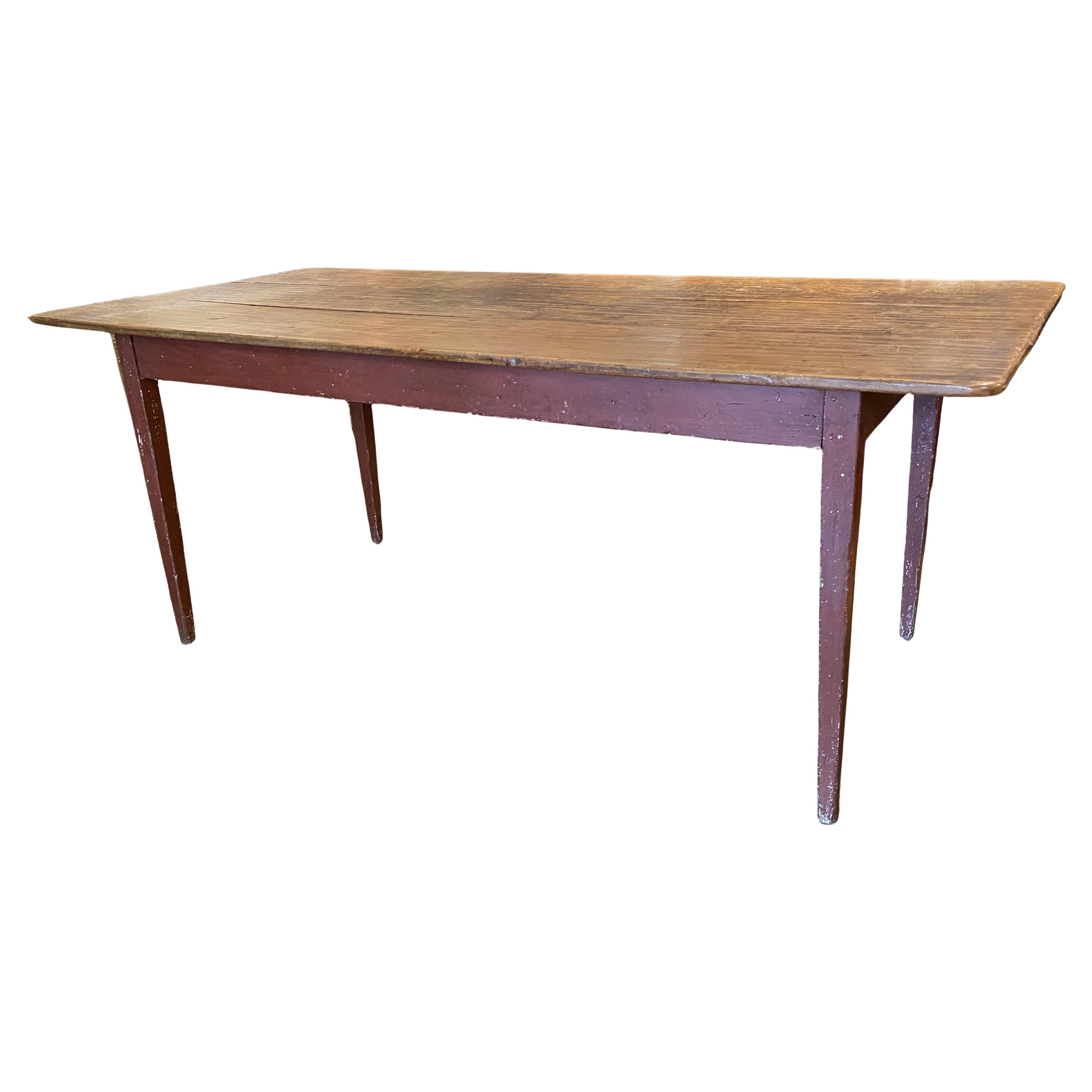 Mesa de Comedor Country Harvest de Pino con Base Pintada de Rojo