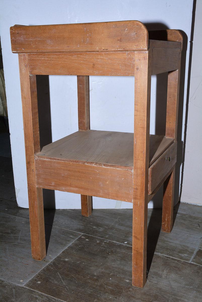 Country Pine Nightstand In Good Condition For Sale In Sheffield, MA