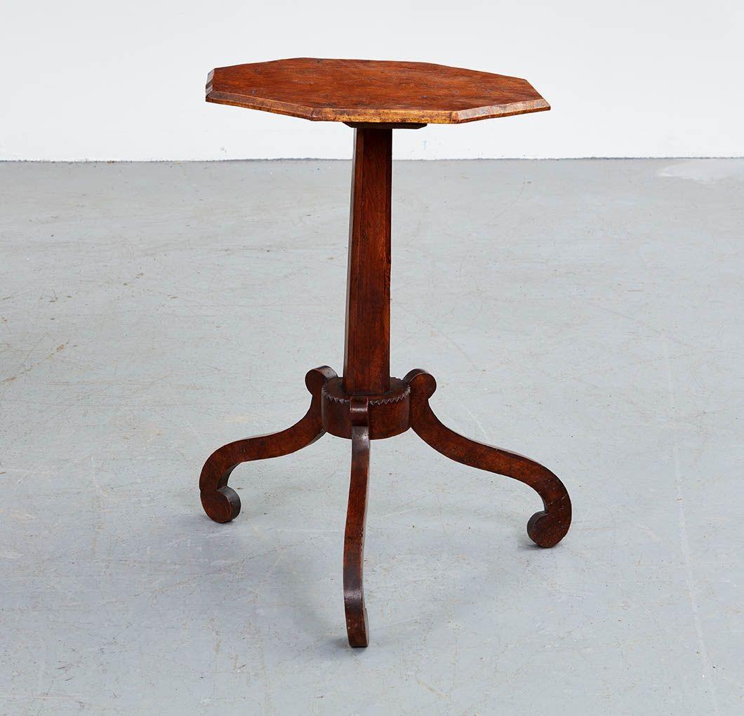 Country Regency Burl Table In Good Condition For Sale In Greenwich, CT