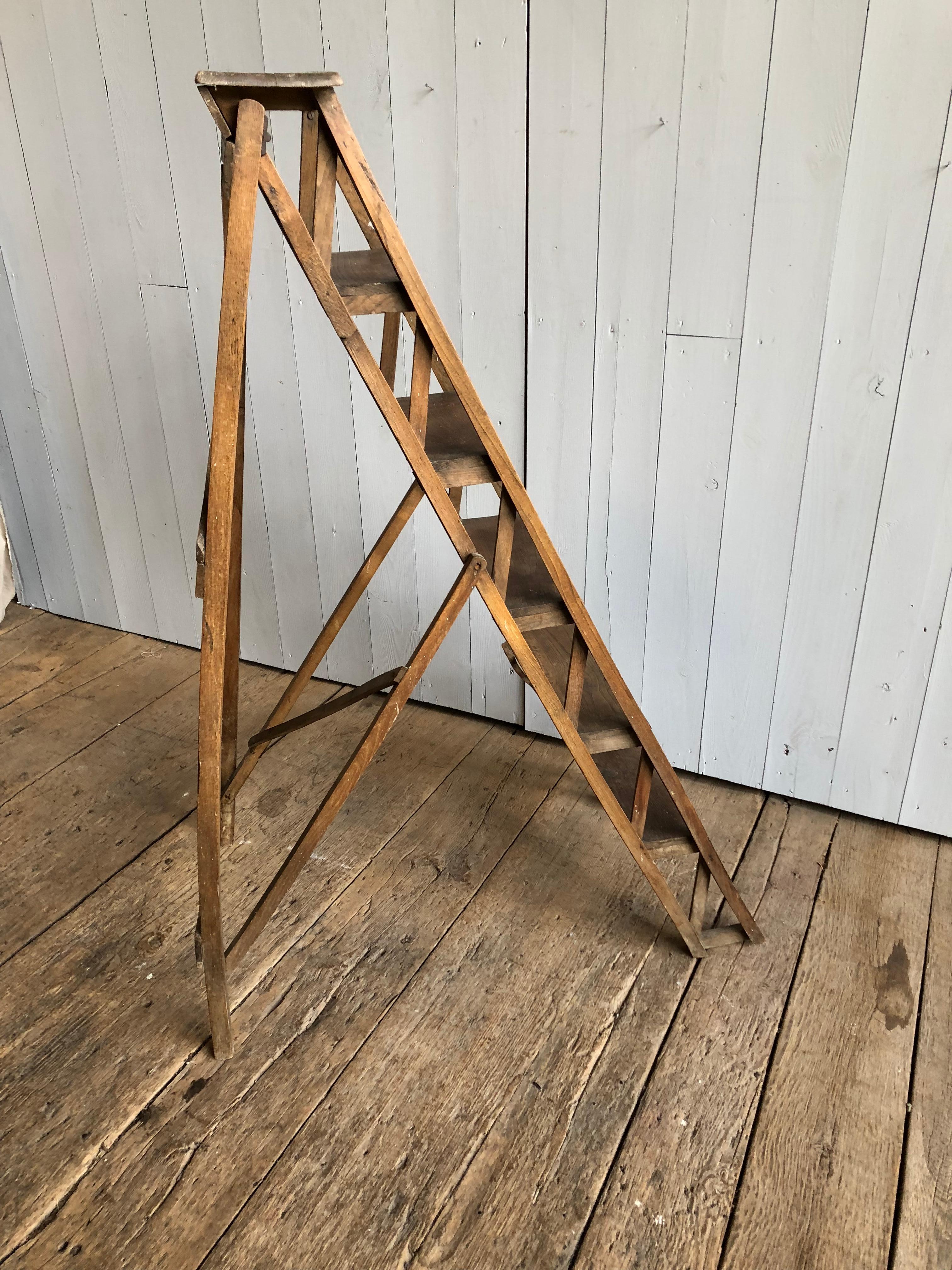 Country Store Ladder, 19th Century In Fair Condition In Doylestown, PA