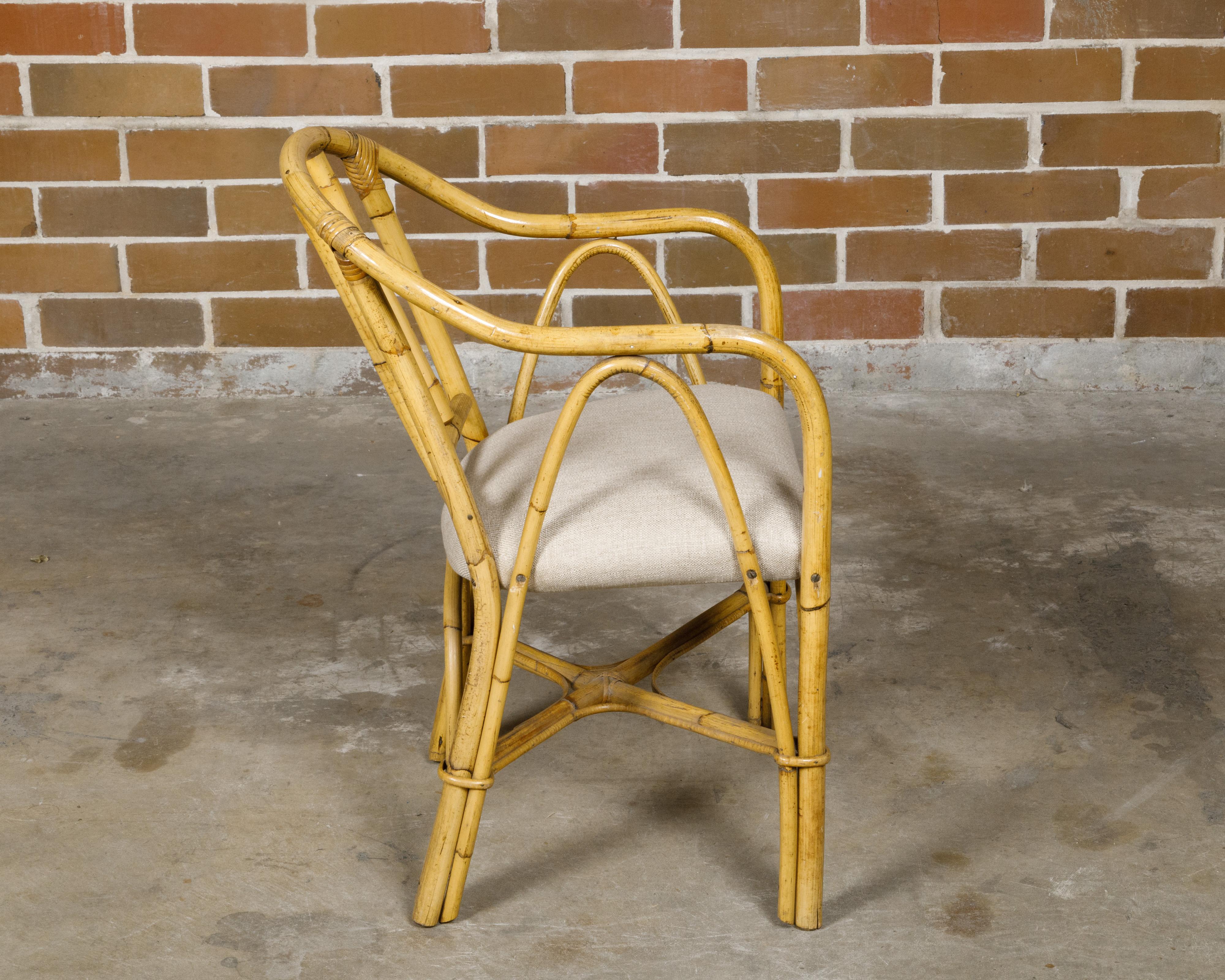 Country Sedia inglese anni '20 in stile country in bambù con rivestimento personalizzato in vendita