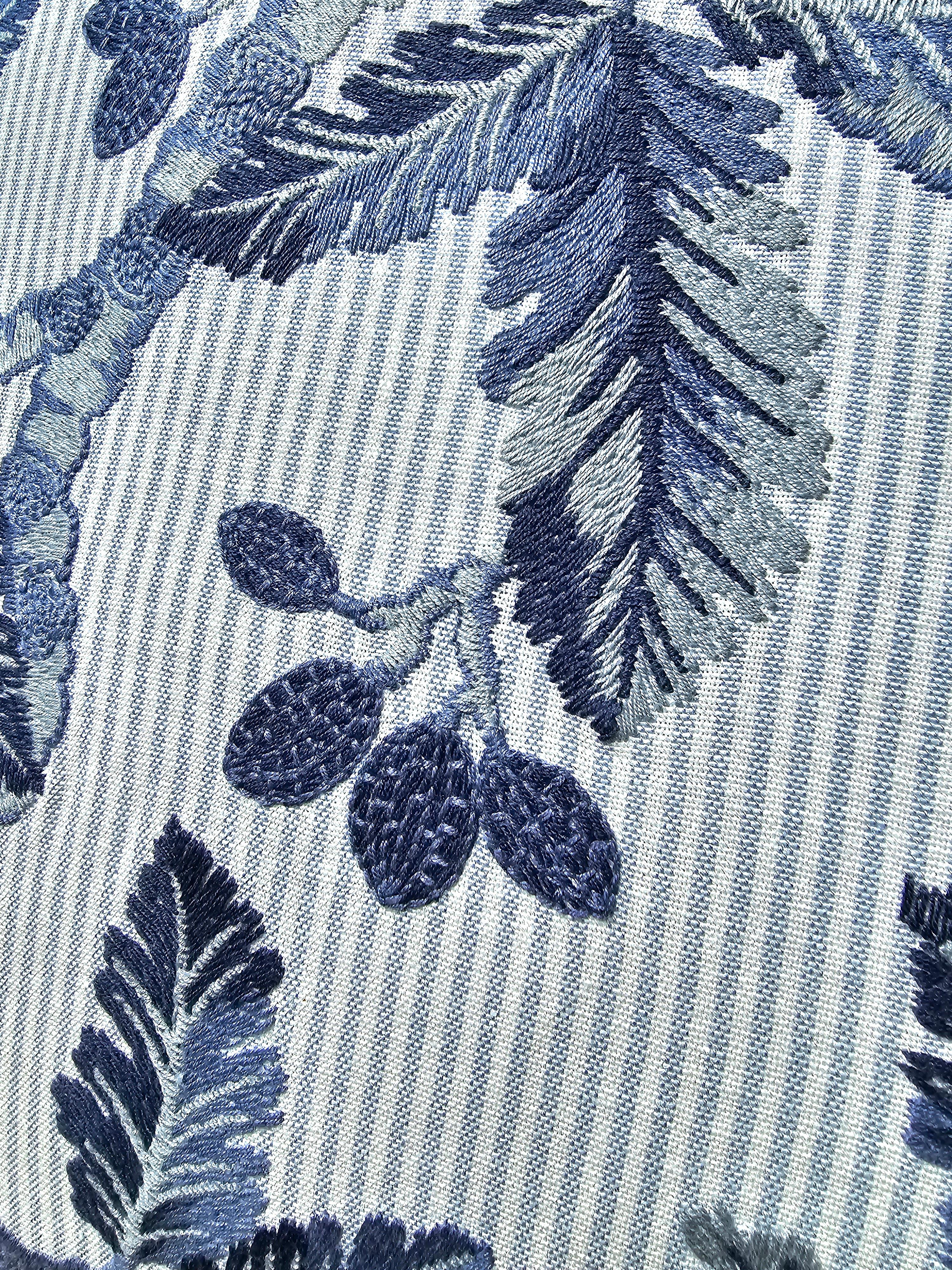 Country Sofina Boutique Kitzbuehel coussin à rayures bleues en coton de style campagnard en vente