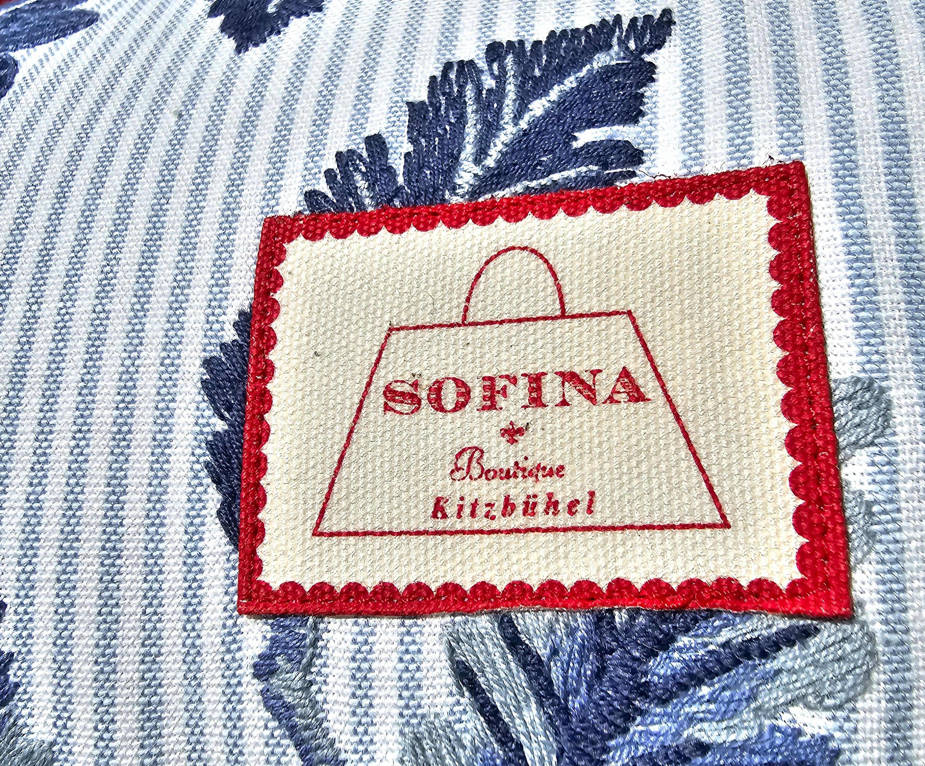 Autrichien Sofina Boutique Kitzbuehel coussin à rayures bleues en coton de style campagnard en vente