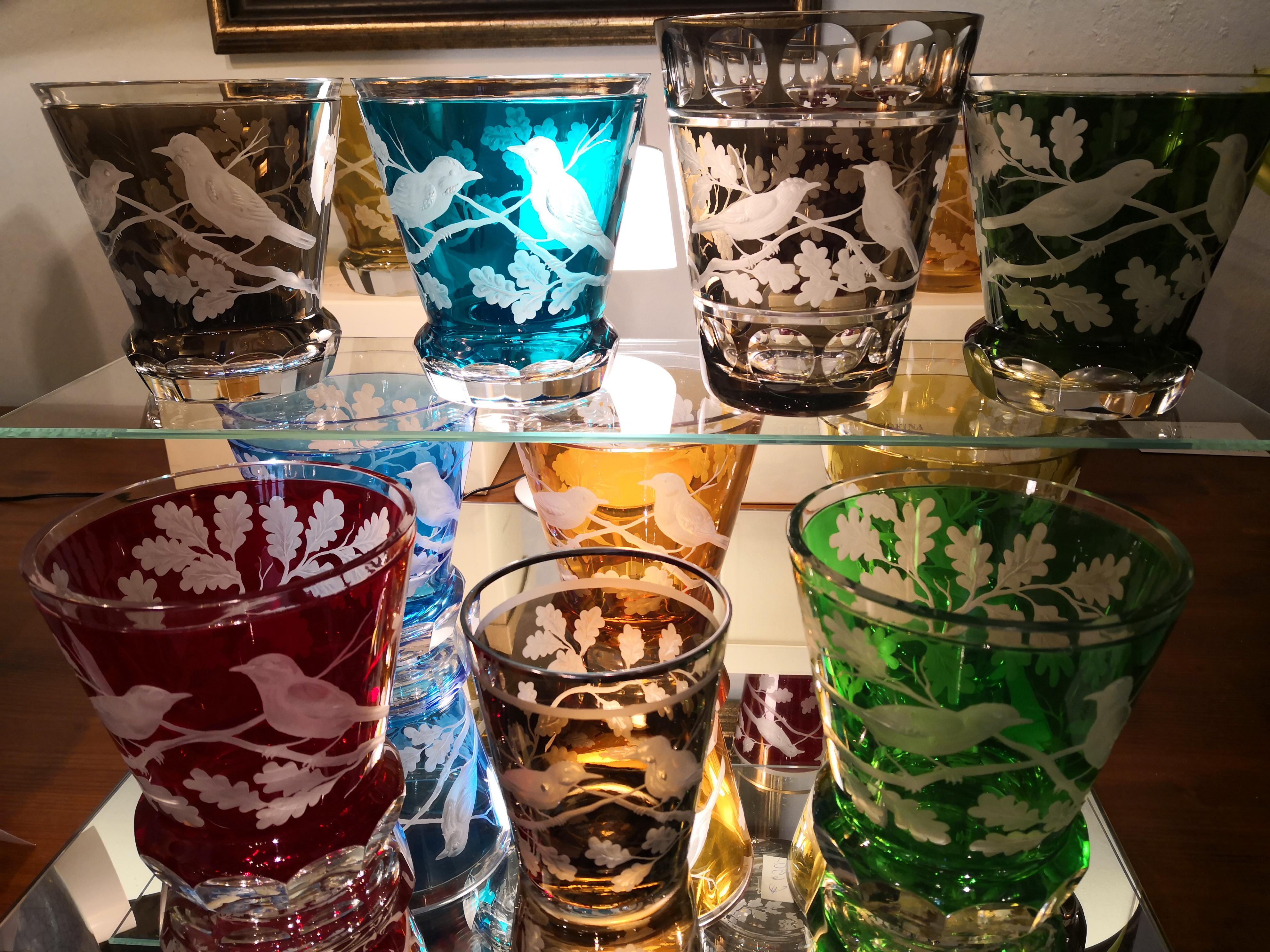 Landhausstil Kristallvase Grünes Glas Vögel Dekor Sofina Boutique Kitzbühel (21. Jahrhundert und zeitgenössisch) im Angebot