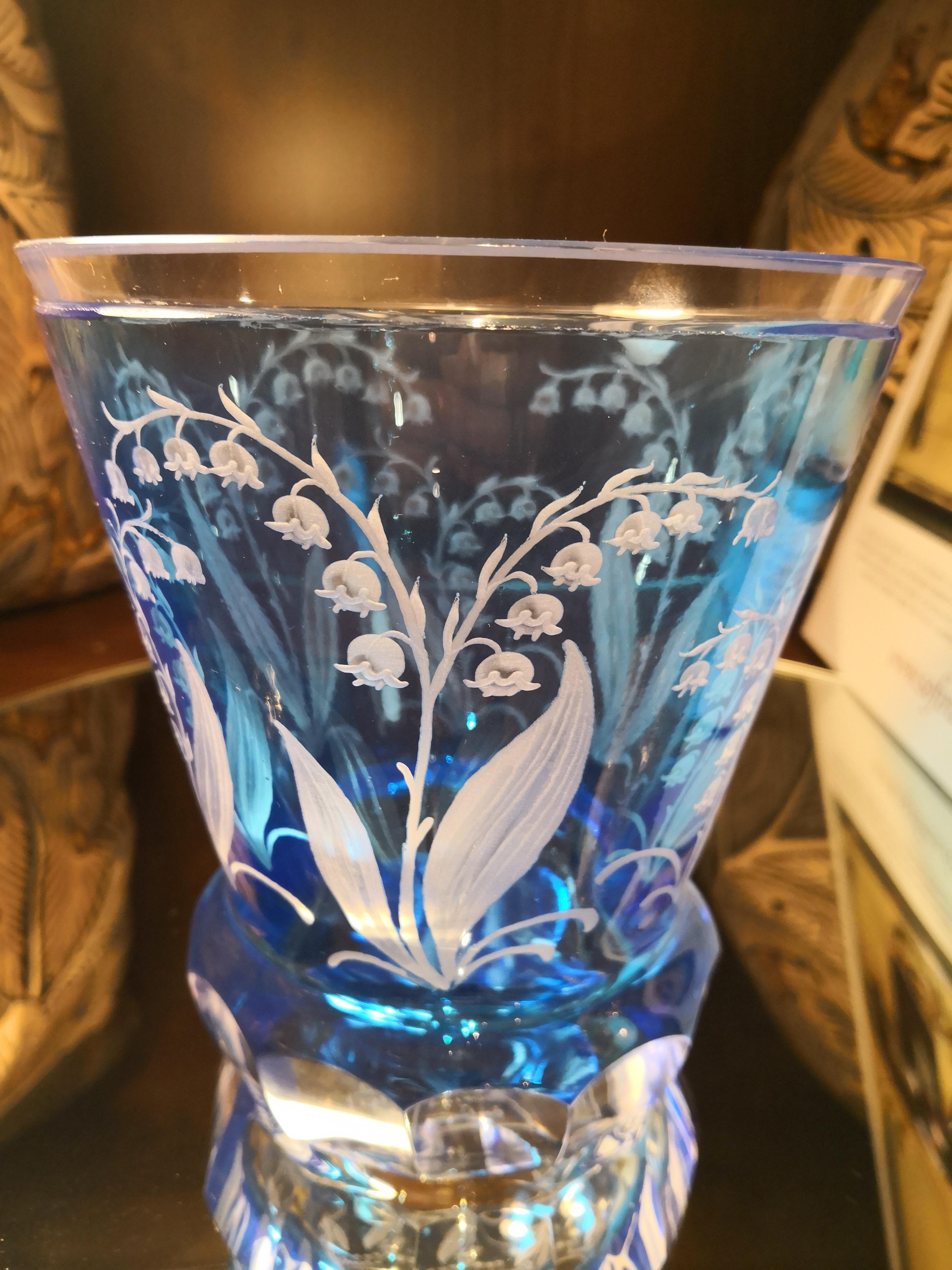Sofina Boutique Kitzbühel - Verre bleu soufflé à la main en cristal de style campagnard Neuf - En vente à Kitzbuhel, AT
