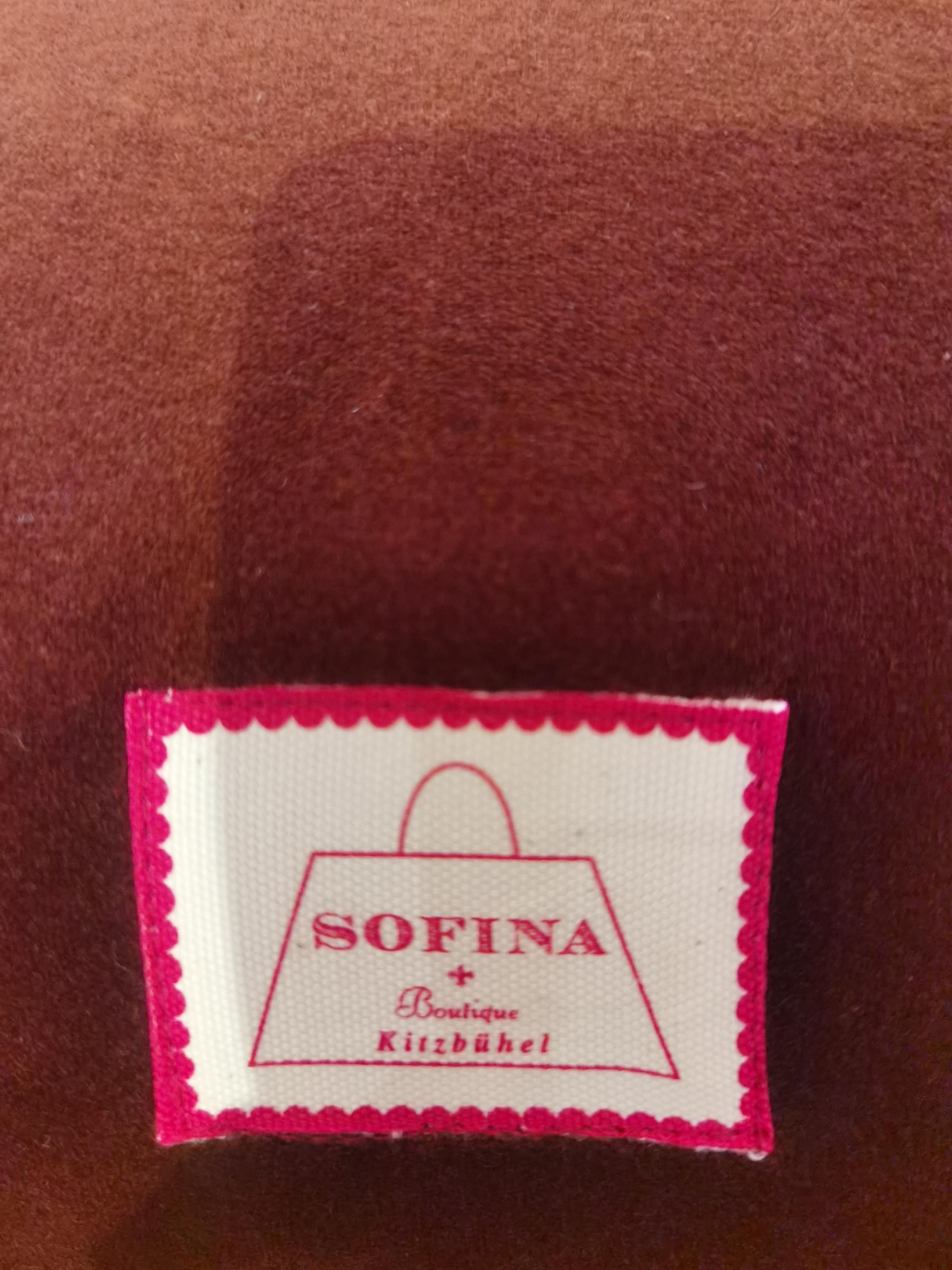 Handgefertigtes Kissen aus Samt Sofina Boutique Kitzbuehel im Landhausstil (Österreichisch) im Angebot