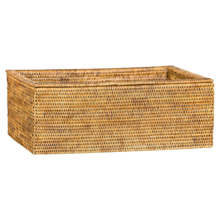 Lange rechteckige Rattan-Aufbewahrungsbox im Landhausstil mit Deckel, Vintage im Angebot bei 1stDibs Deutschland