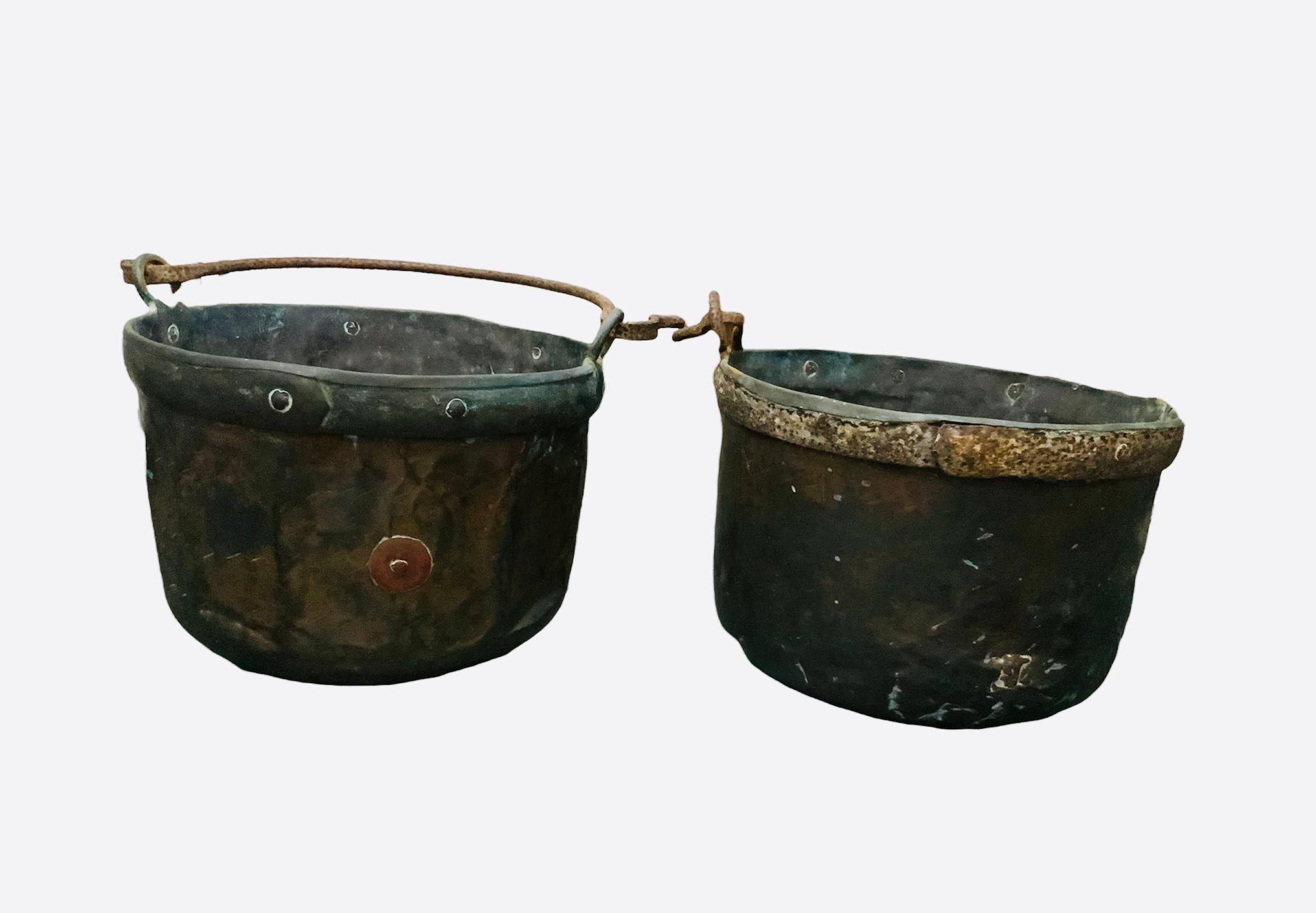20th Century Country Style Pair of Copper Cauldrons/Ashbucket/Bowls For Sale