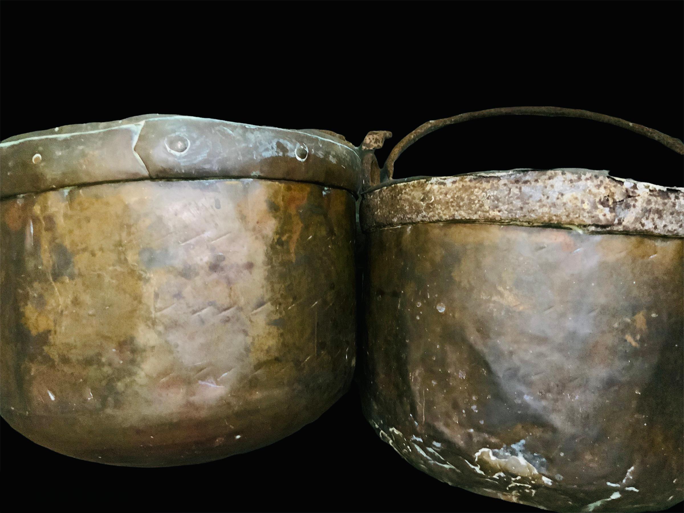 Country Style Pair of Copper Cauldrons/Ashbucket/Bowls For Sale 2