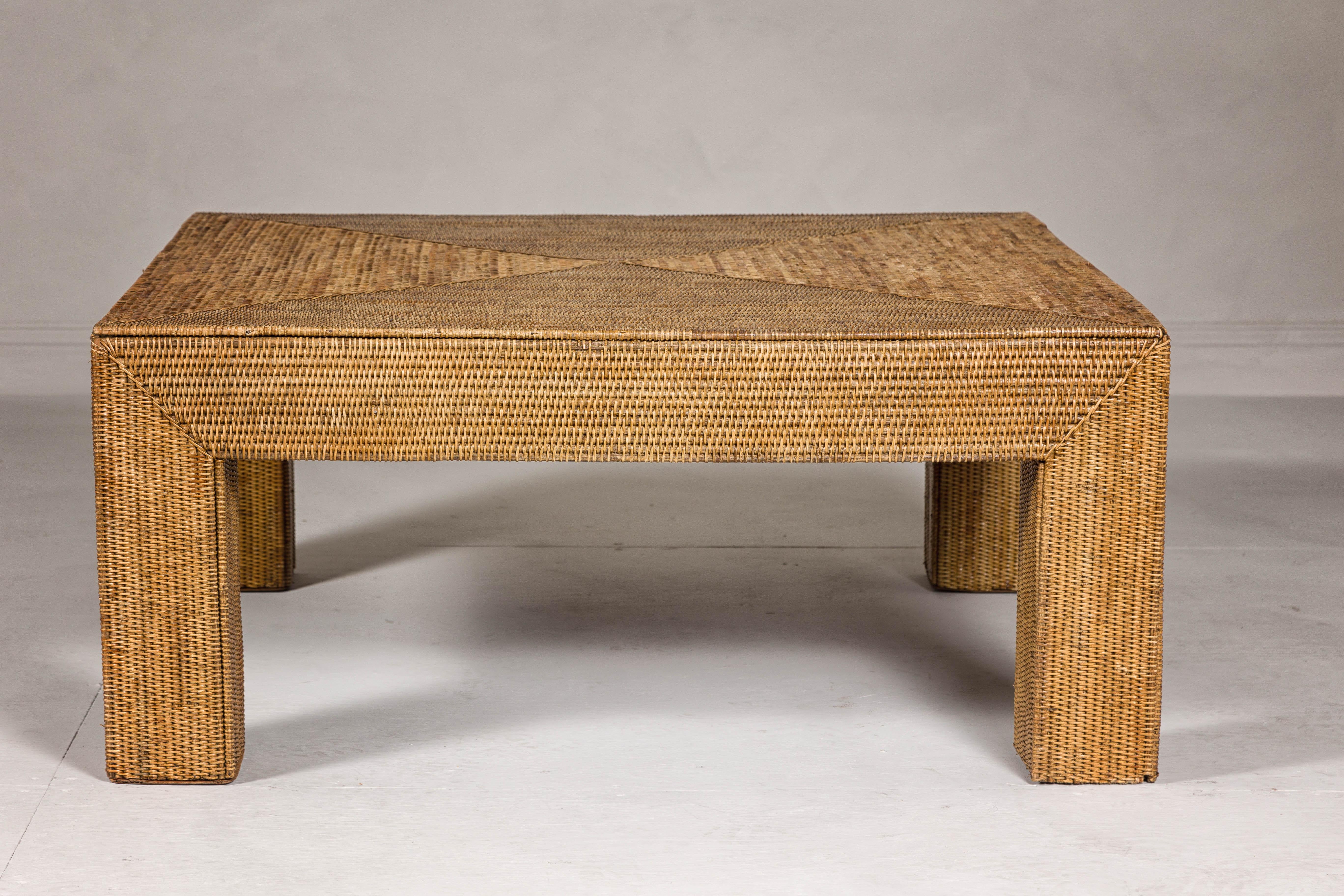 Tavolino da caffè in rattan intrecciato con gambe Parsons e anima in legno in stile country, Vintage in vendita 8
