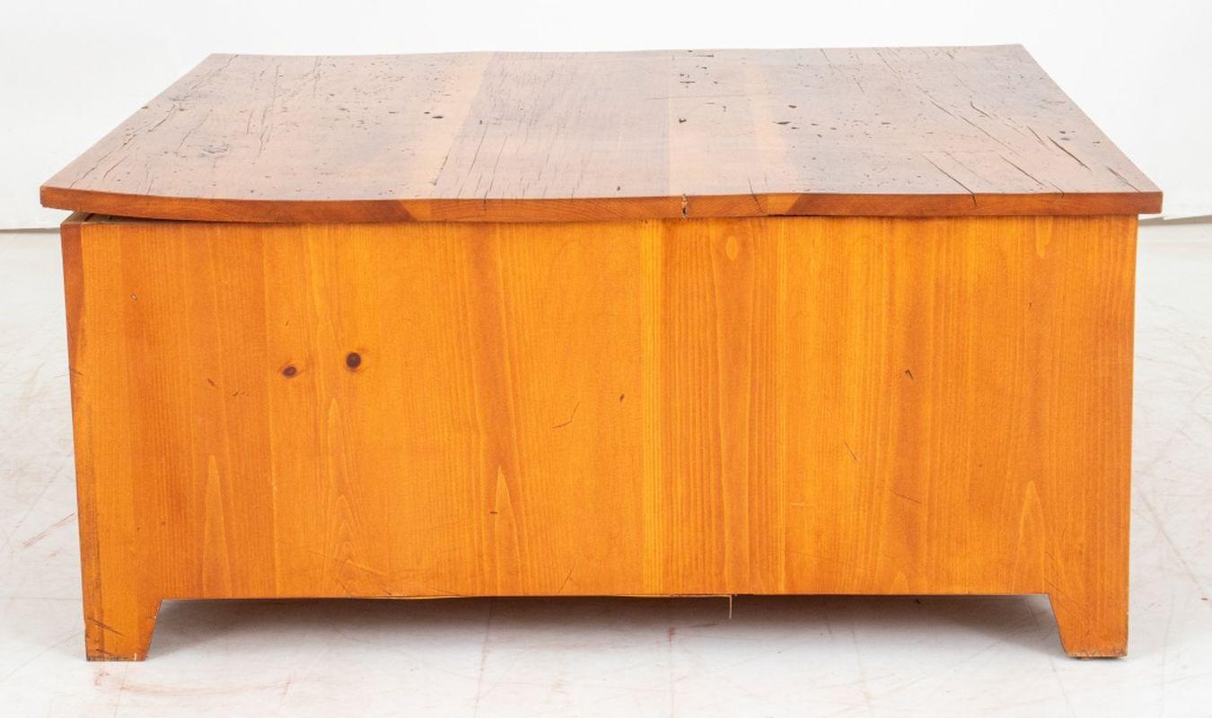 Pin Table basse en bois de pin de style campagnard en vente