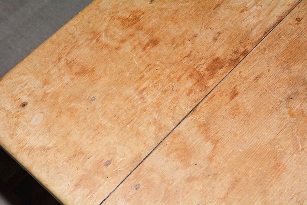 Country-Style Plank Top Pine Coffee Table In Good Condition In Sheffield, MA