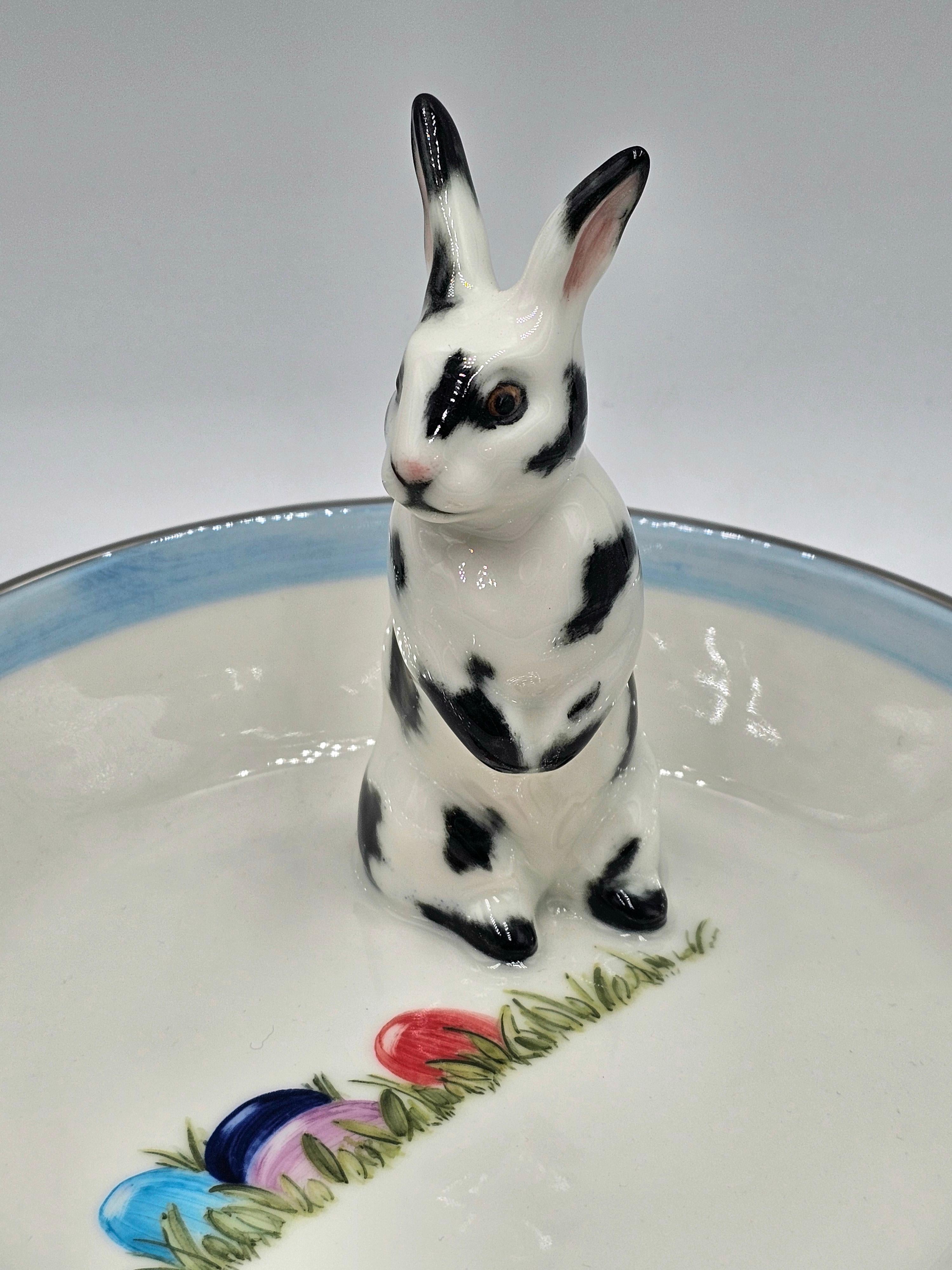 Hand-Painted Country Style Porcelain Bowl with Easter Hare Figure Sofina Boutique Kitzbuehel For Sale
