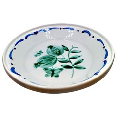 Plat en poterie de style campagnard peint à la main Sofina Boutique Kitzbühel Autriche