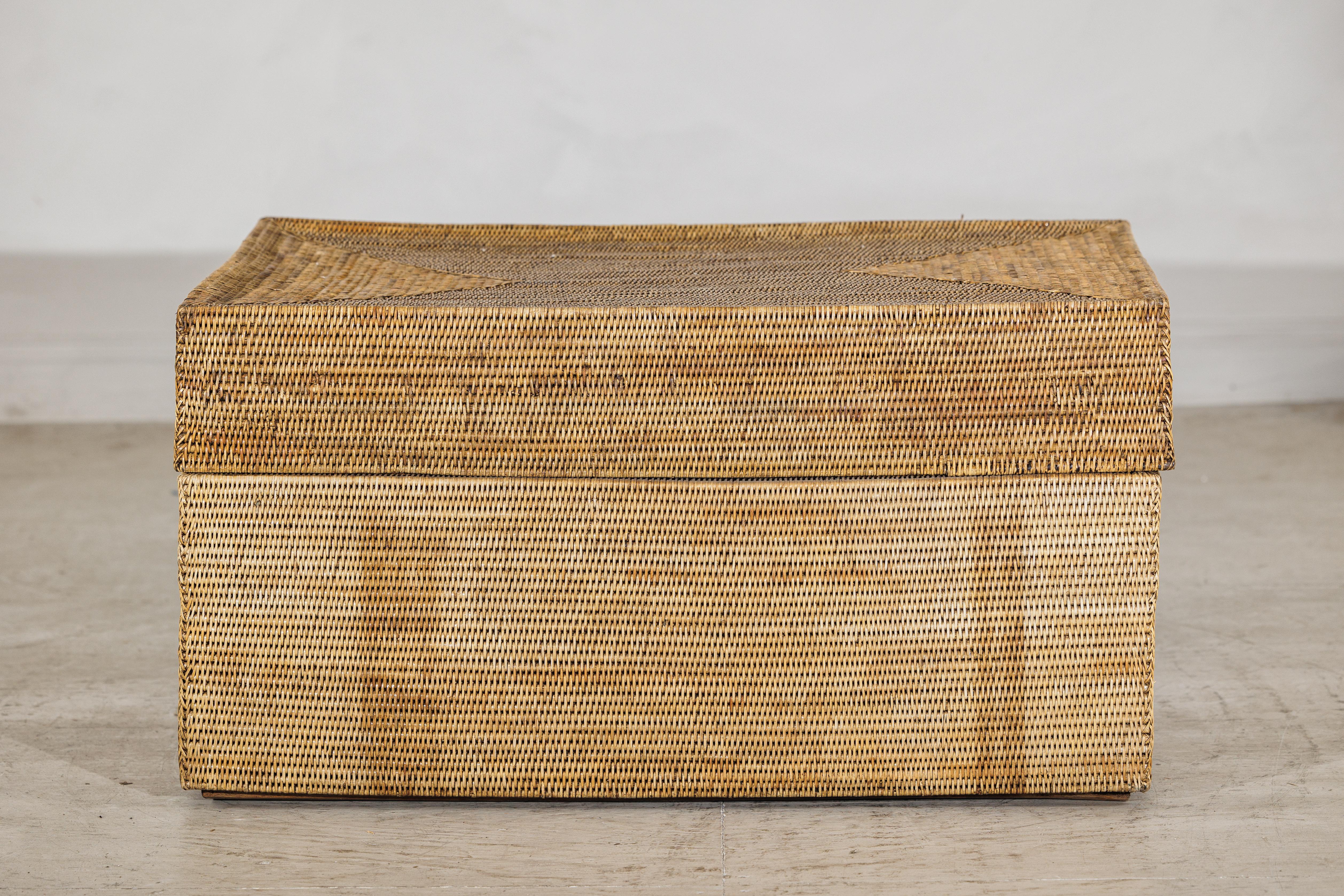 Hand-Woven Country Style Rectangular Woven Rattan Coffee Table with Lid and Storage For Sale