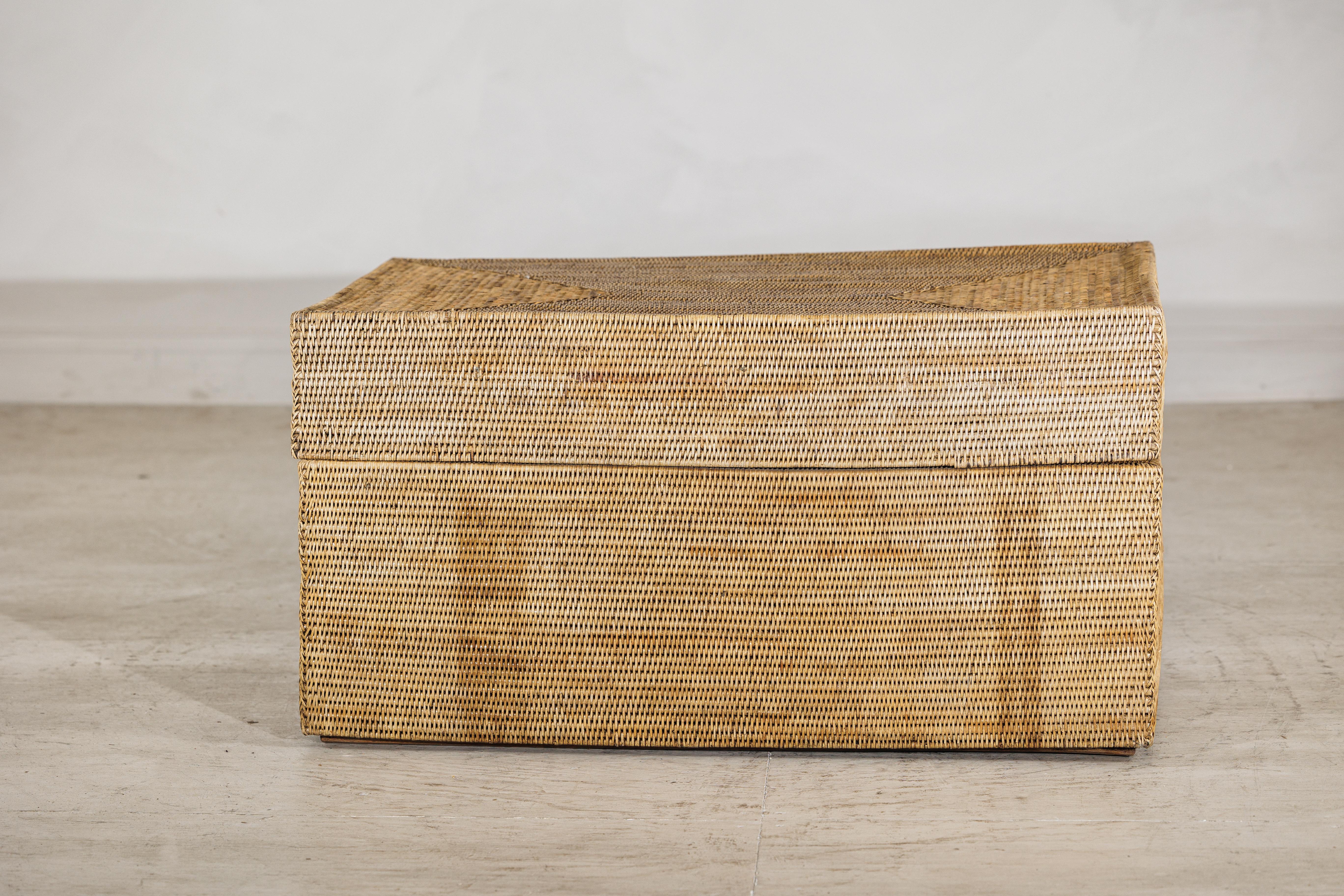 Country Style Rectangular Woven Rattan Coffee Table with Lid and Storage For Sale 2