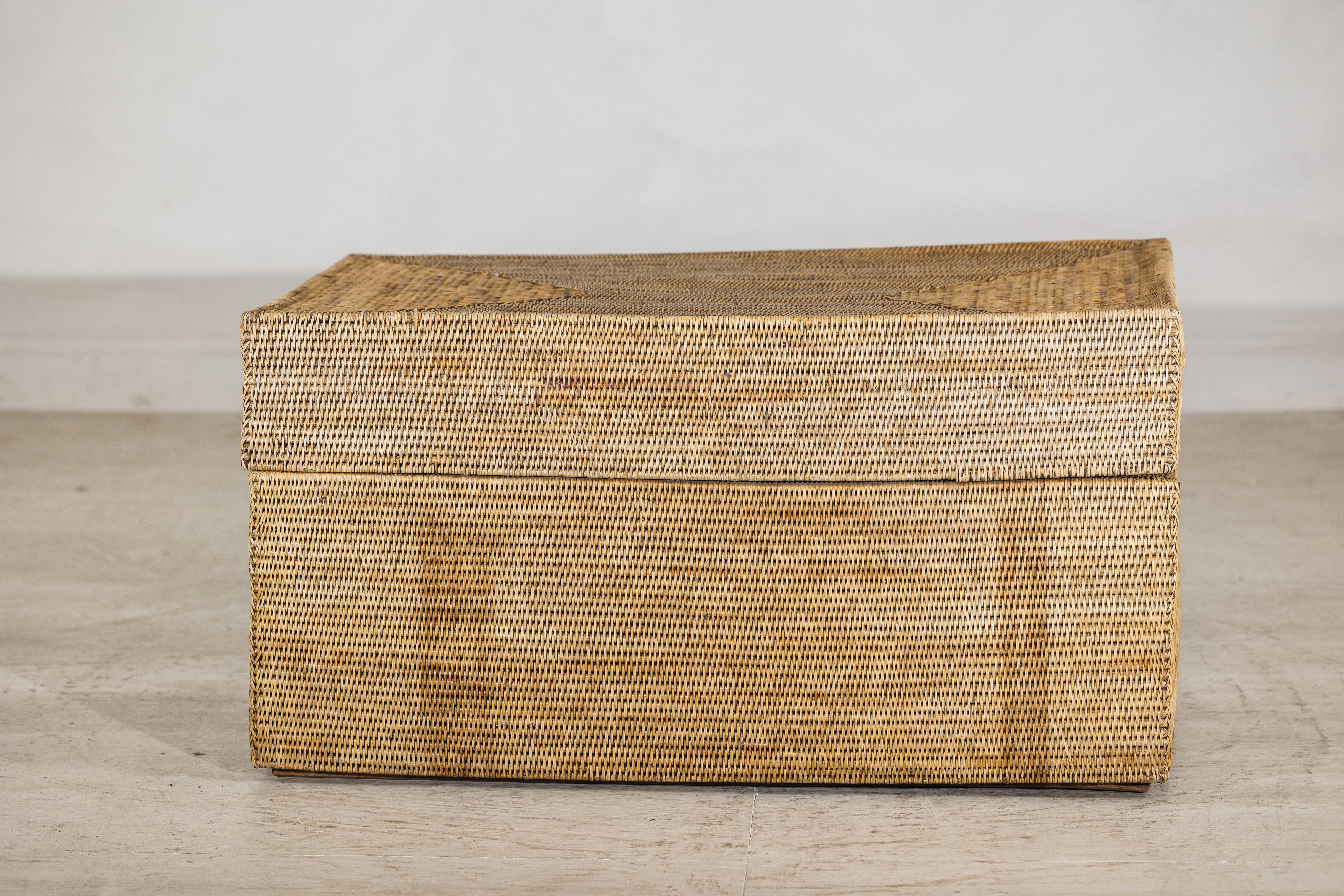 Country Style Rectangular Woven Rattan Coffee Table with Lid and Storage For Sale 3