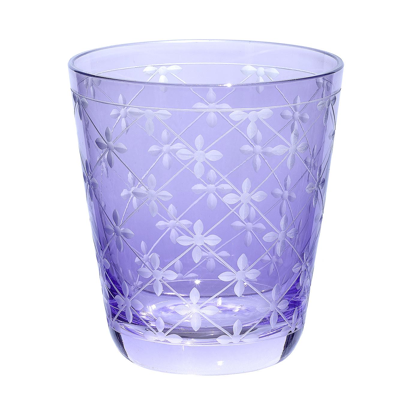 Ensemble de six gobelets soufflés à la main en cristal violet avec un décor de style champêtre. Le décor présente un décor gravé à la main sur toute la surface du verre. Fabriqué à la main en Bavière/Allemagne. Peut être commandé en différentes