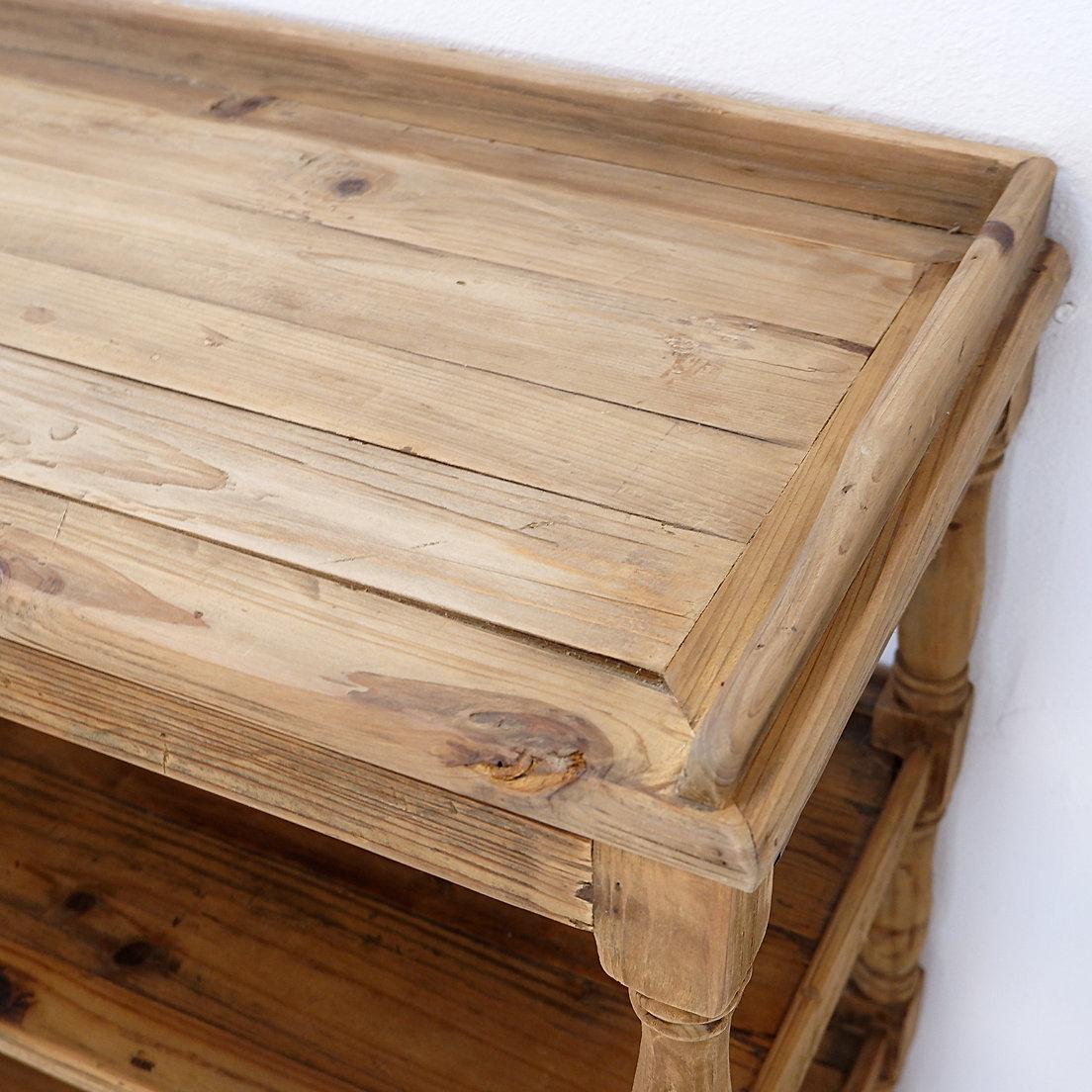 Country-style solid wood console shelf
Vintage - Decoration - Home Decor
Measures : 140x40cm H Top :91cm Total H:95,5cm 
Wear consistent with age and use

