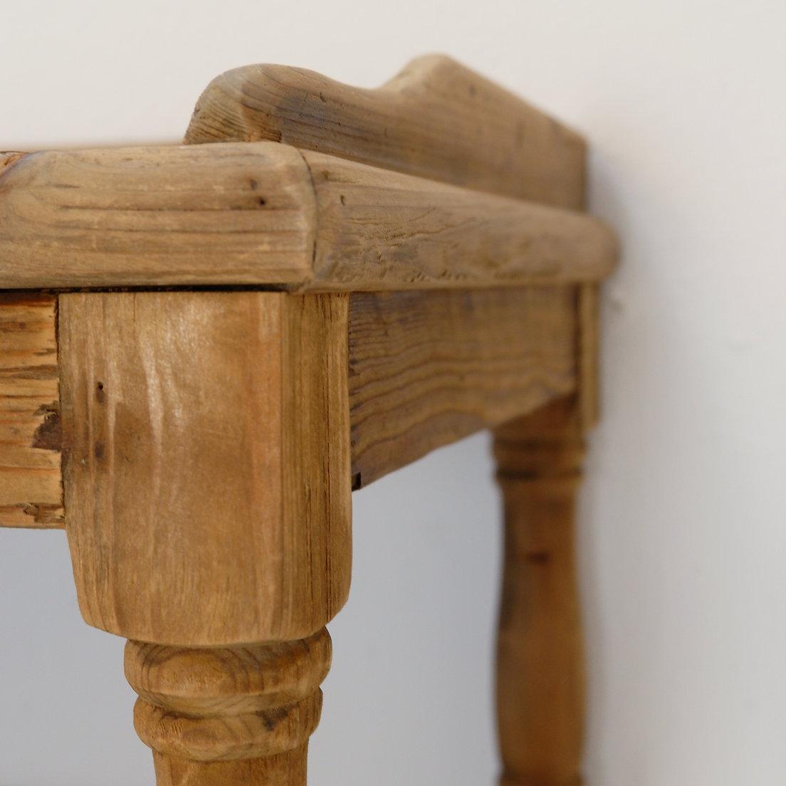 Country-style solid wood console shelf For Sale 4