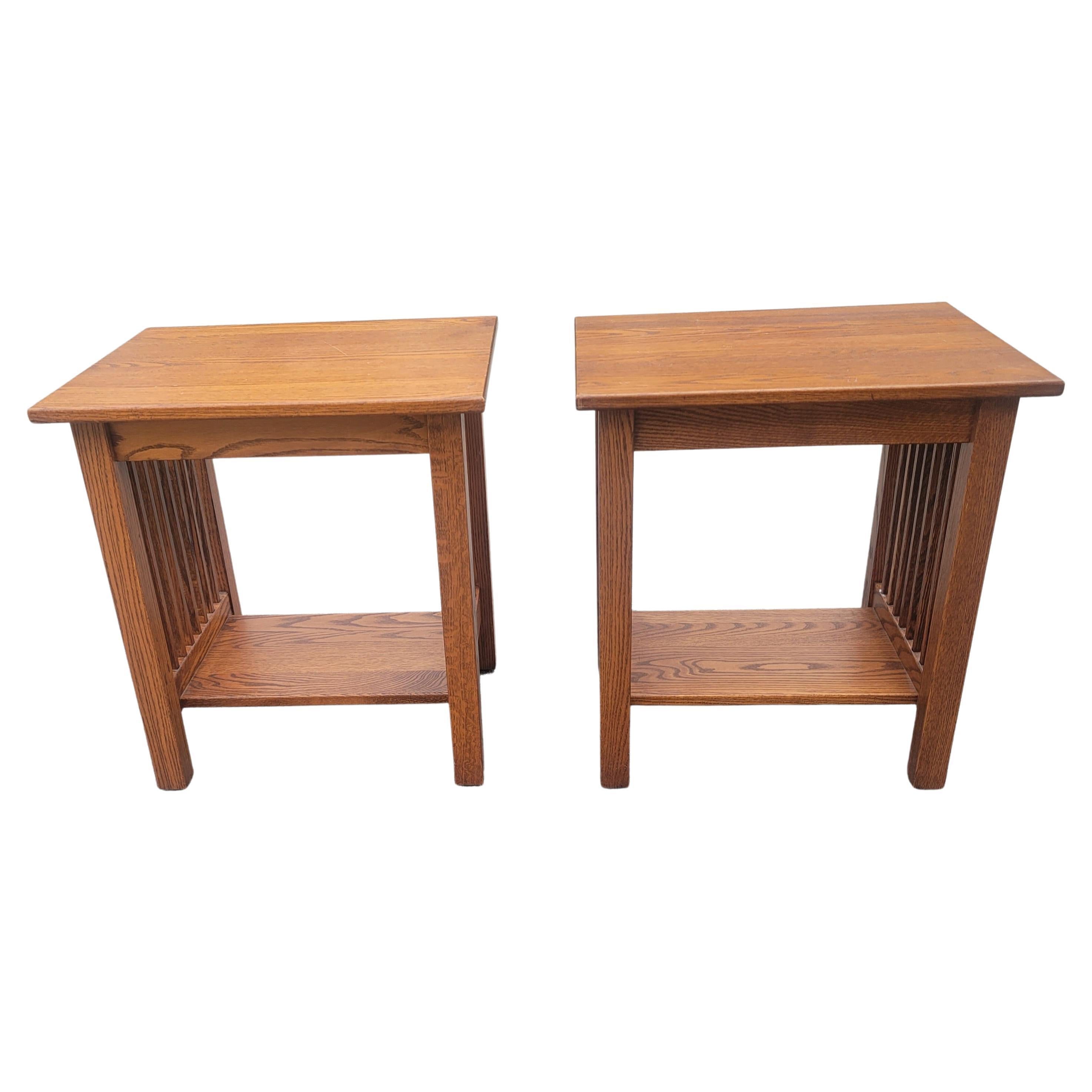 Country View Amish Arts & Crafts Mission Oak Side Tables, a Pair In Good Condition For Sale In Germantown, MD