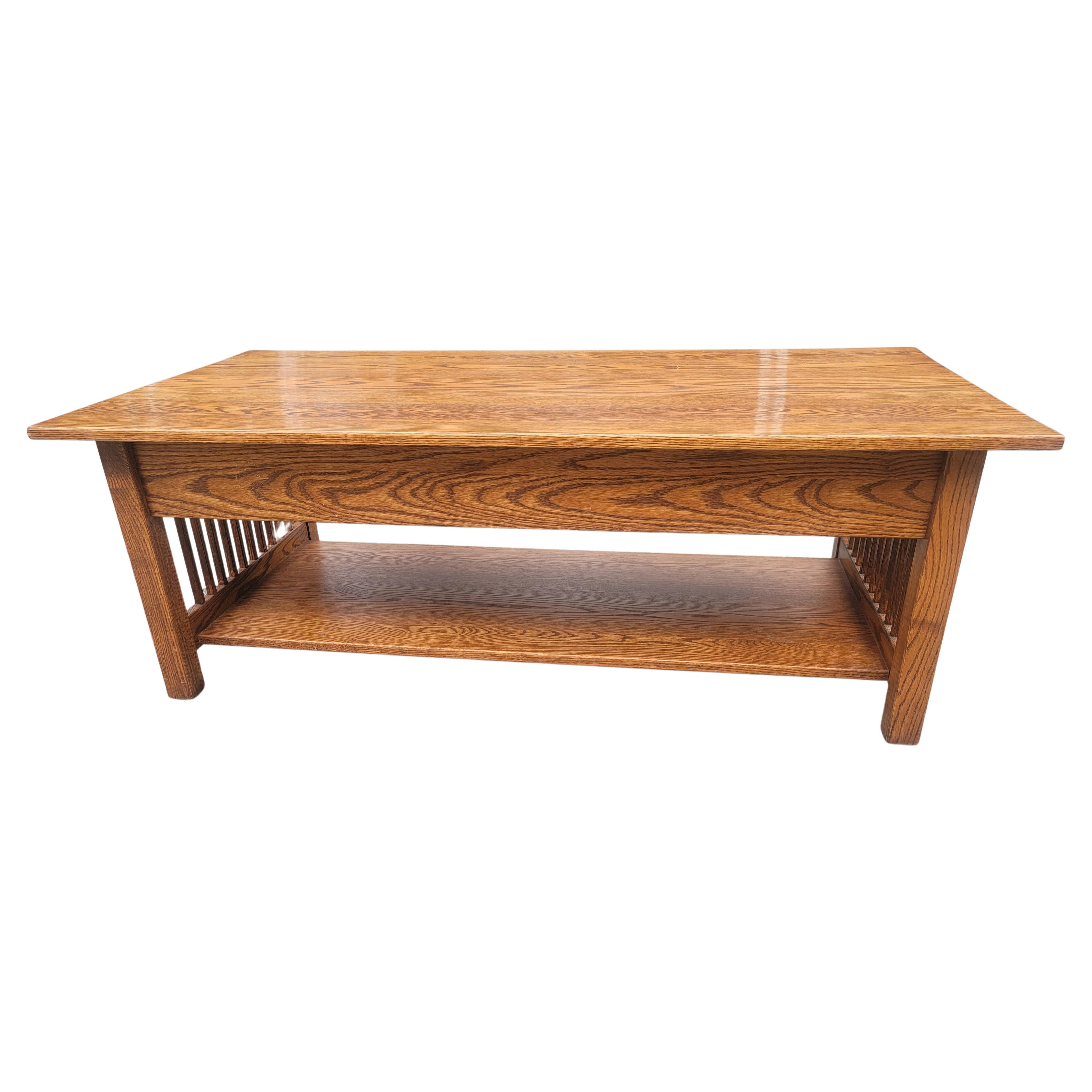 American Country View Amish Handcrafted Arts & Crafts Mission Oak Cocktail Table For Sale