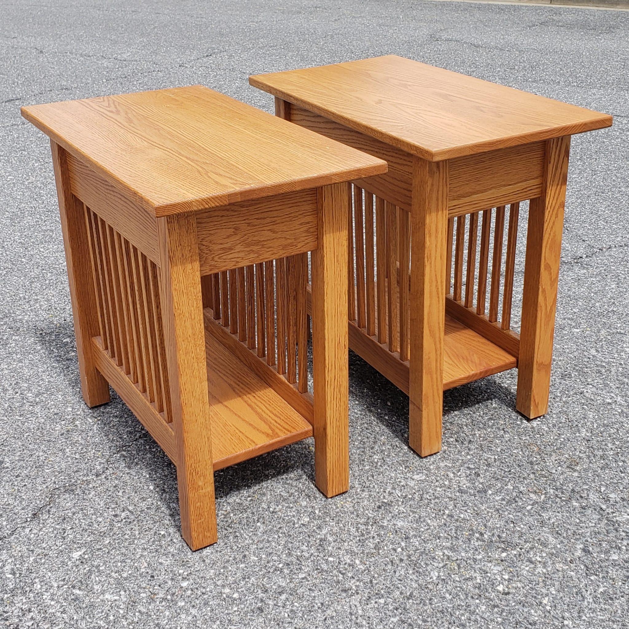 American Country View Arts & Crafts Amish Oak Side Tables, Pair For Sale
