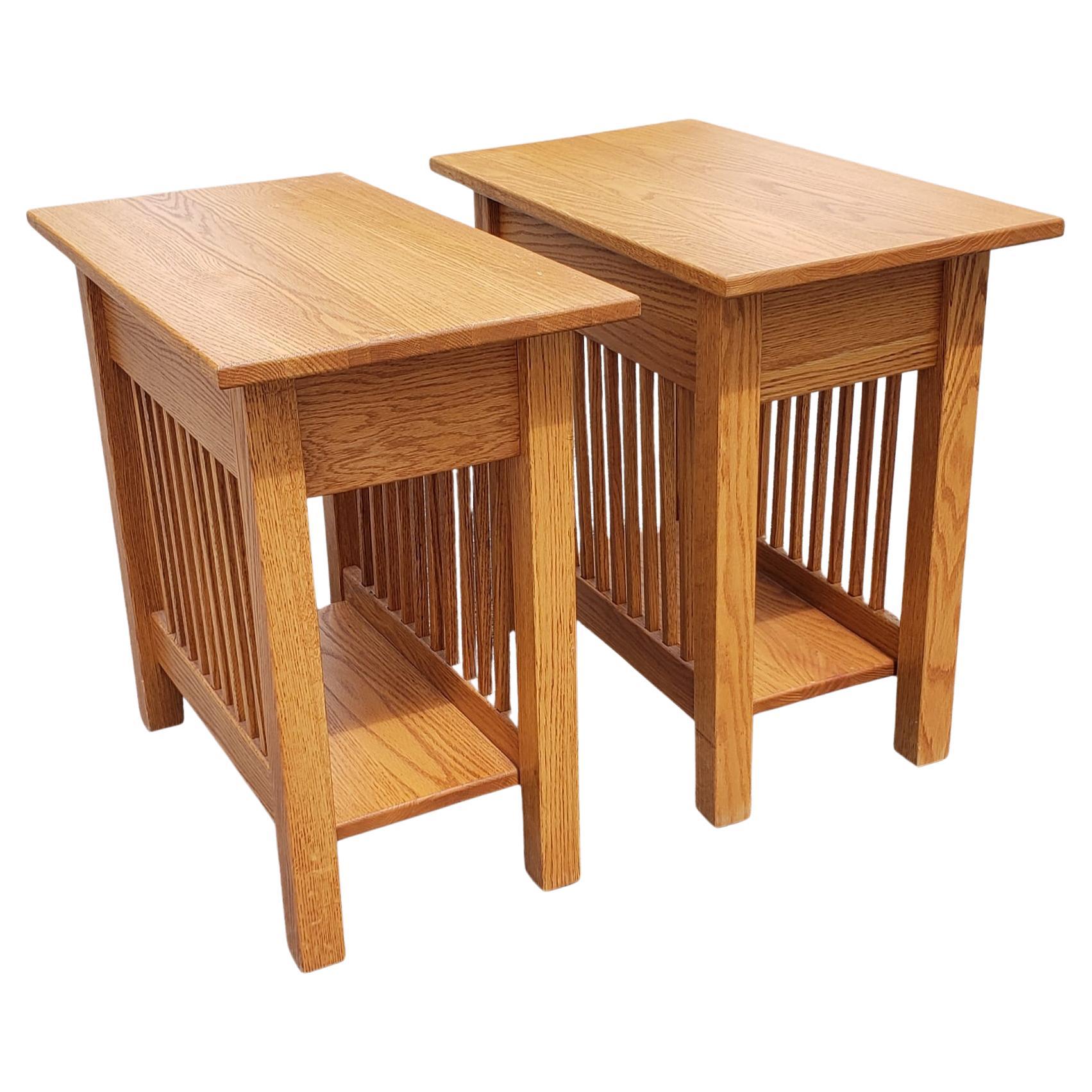 Country View Arts & Crafts Amish Oak Side Tables, Pair For Sale