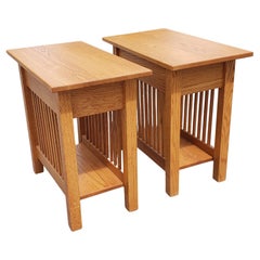 Country View Arts & Crafts Amish Oak Side Tables, Pair