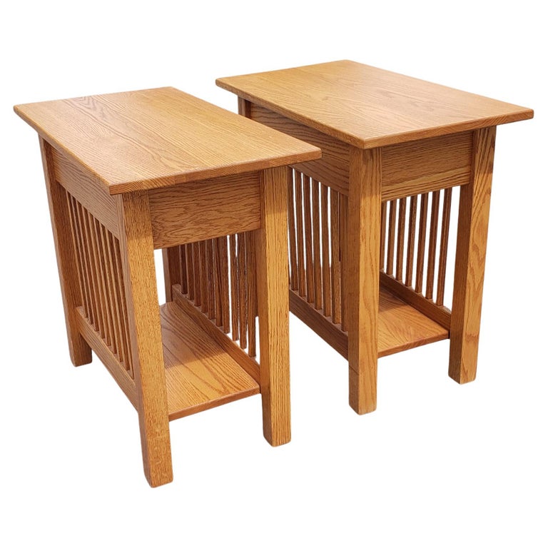 Country View Arts and Crafts Amish Oak Side Tables, Pair For Sale at