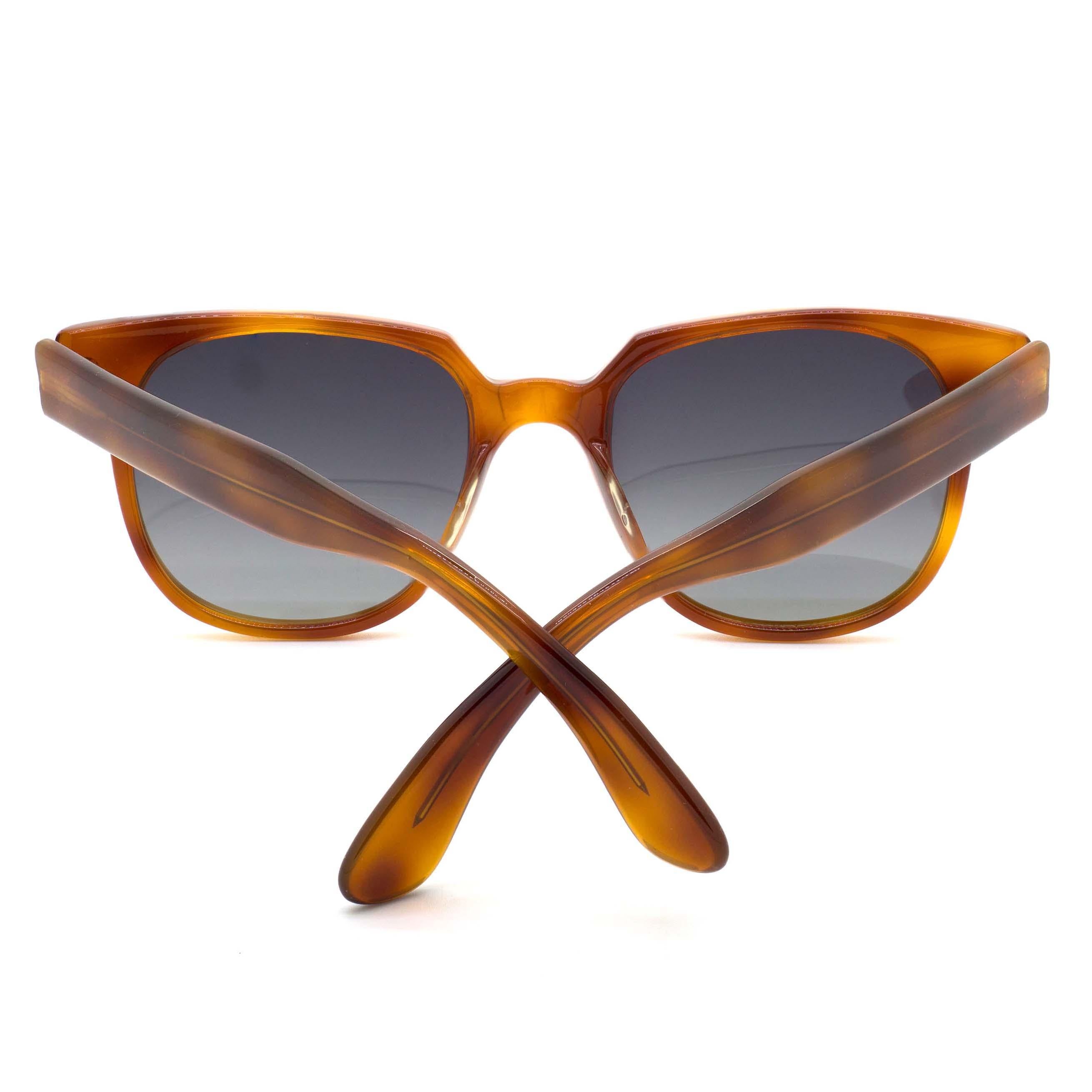 Marron Lunettes de soleil Country vintage, Italie 70s en vente