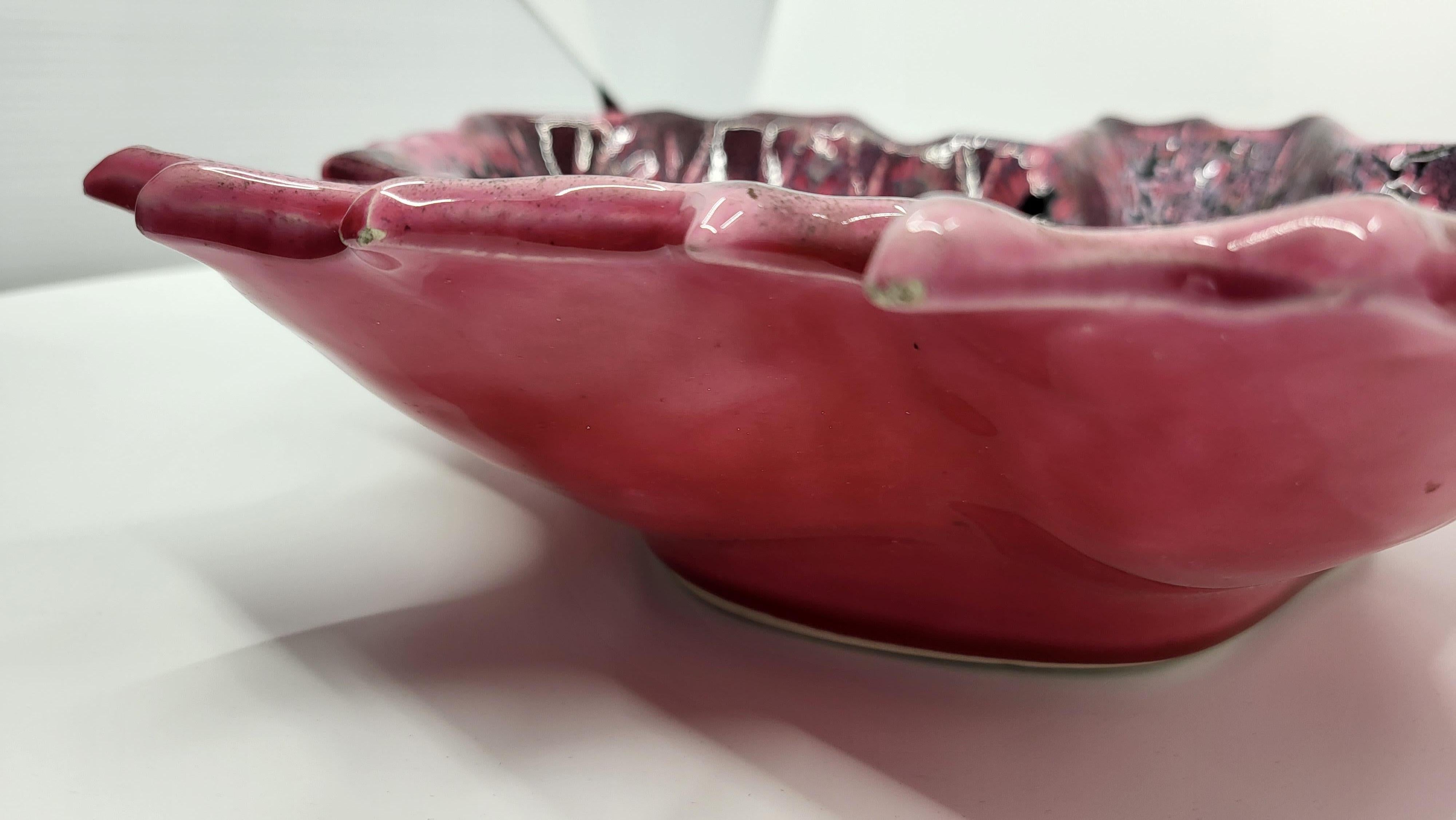 Coupe de l'atelier „FPP“  céramique forme de feuille rose Vallauris 1960 Vintage im Zustand „Gut“ im Angebot in AIX-LES-BAINS, FR
