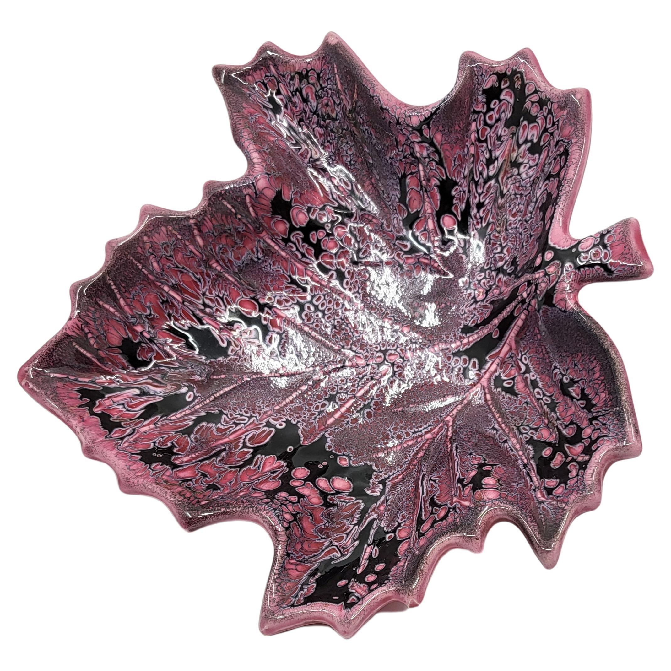 Coupe de l'atelier "FPP"  céramique forme de feuille rose Vallauris 1960 Vintage