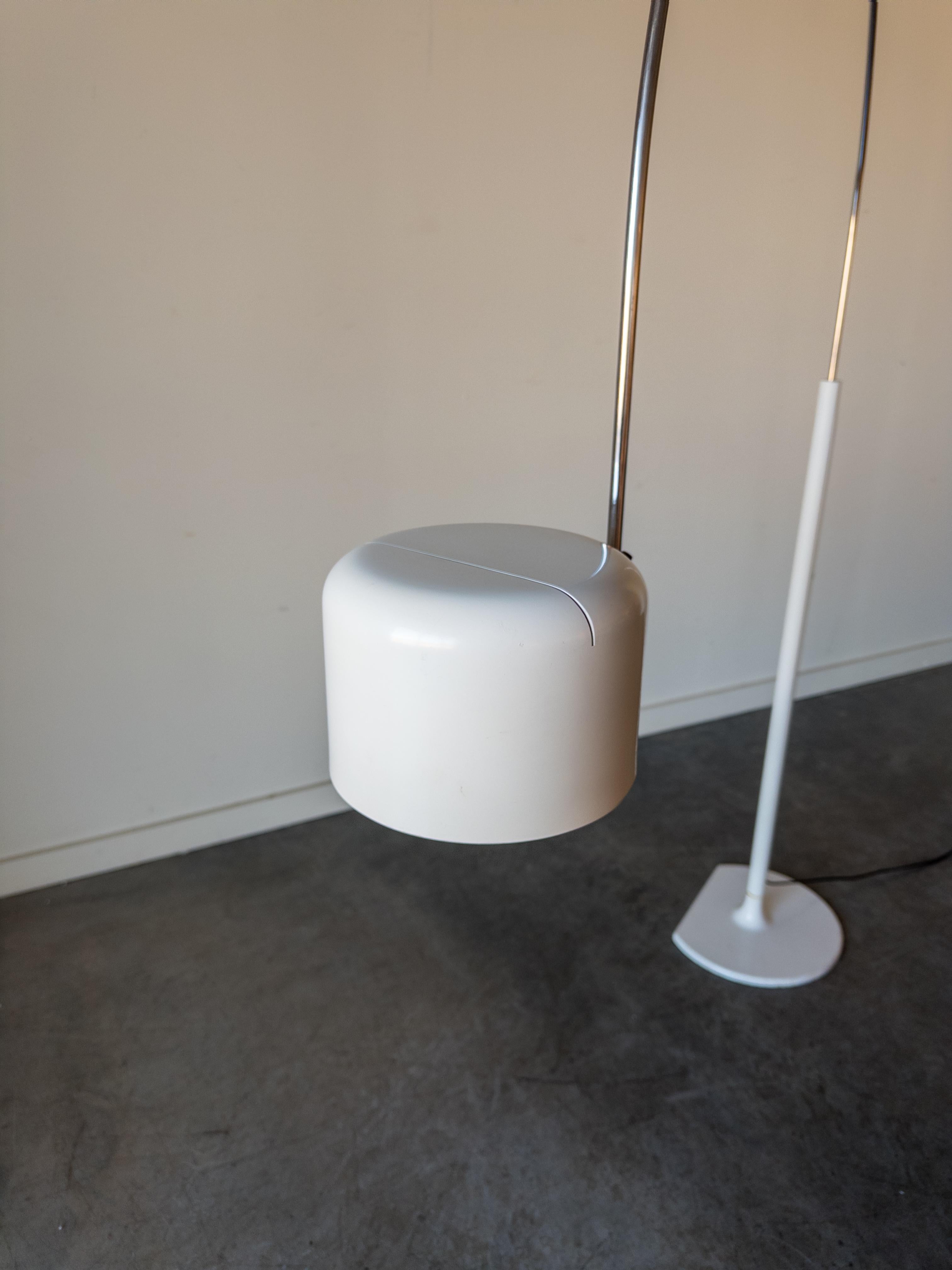 Stehlampe Coupe von Joe Colombo für O-Luce (Mitte des 20. Jahrhunderts) im Angebot