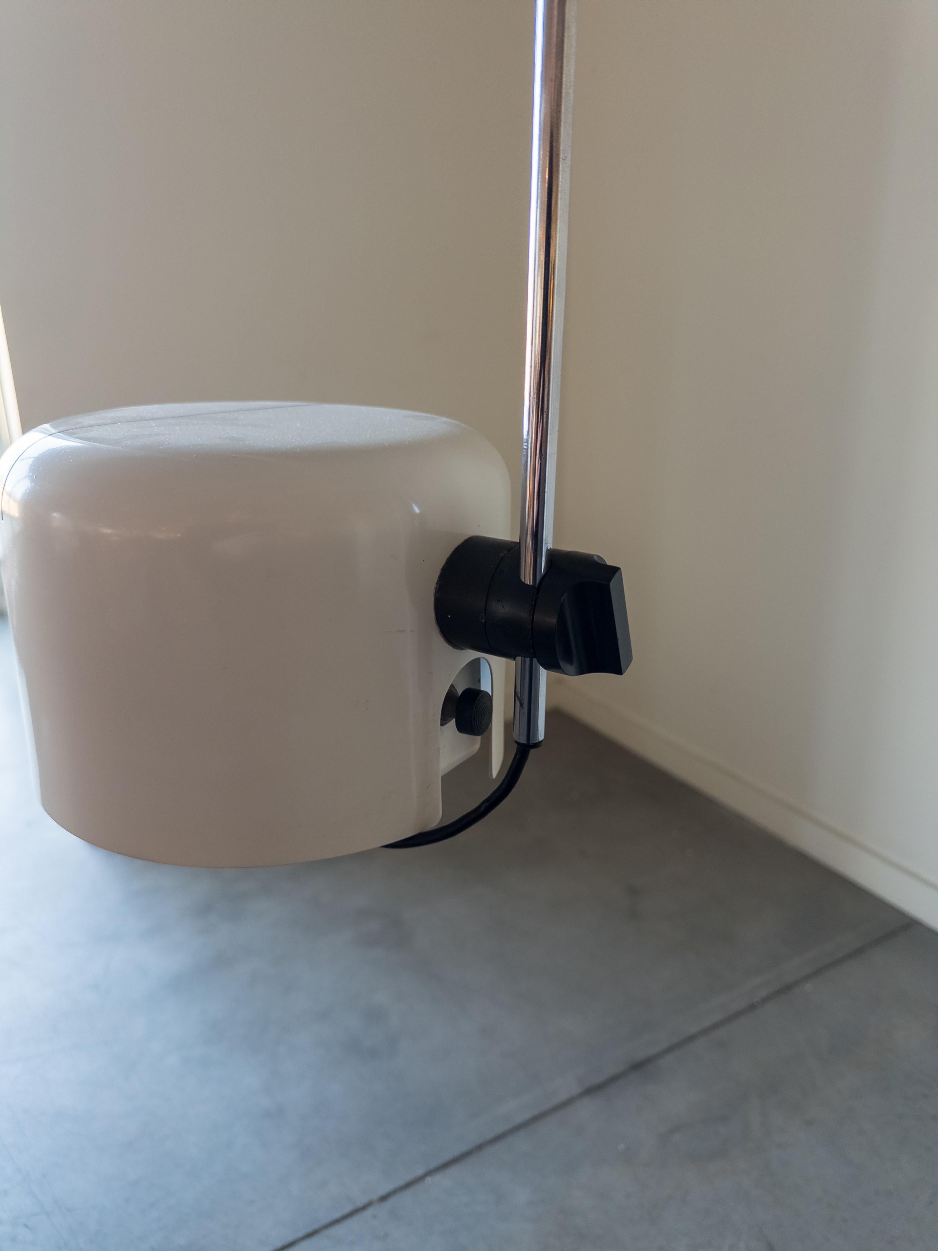 Stehlampe Coupe von Joe Colombo für O-Luce (Metall) im Angebot