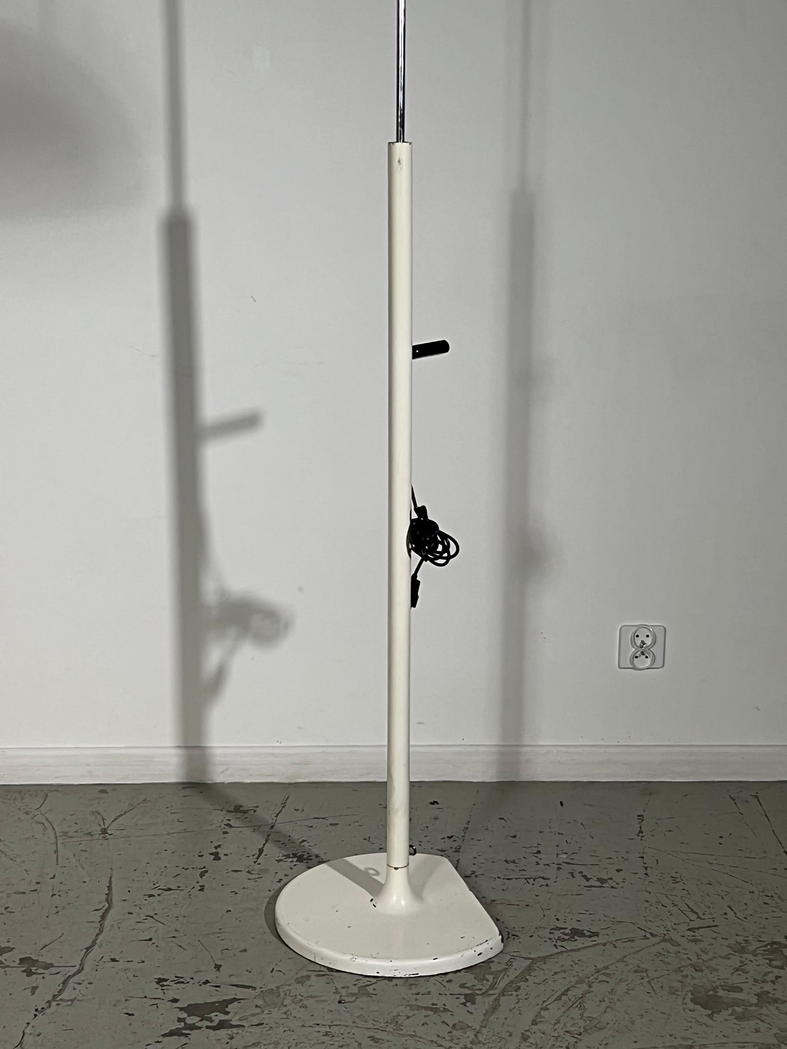 Coupe Floor Lamp by Joe Colombo for Oluce, 1960s For Sale 8