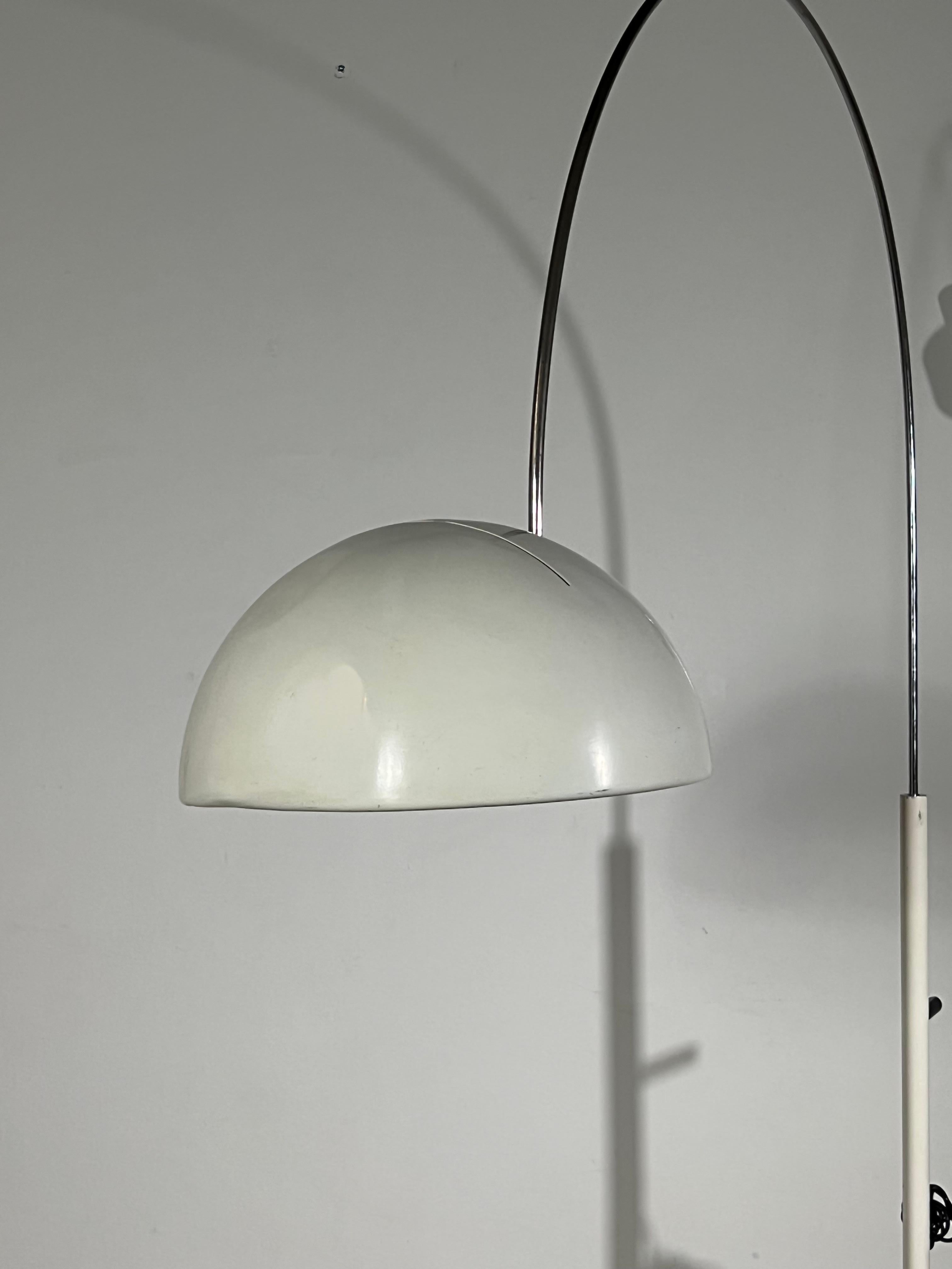 Coupe Floor Lamp by Joe Colombo for Oluce, 1960s In Fair Condition For Sale In PARIS, FR