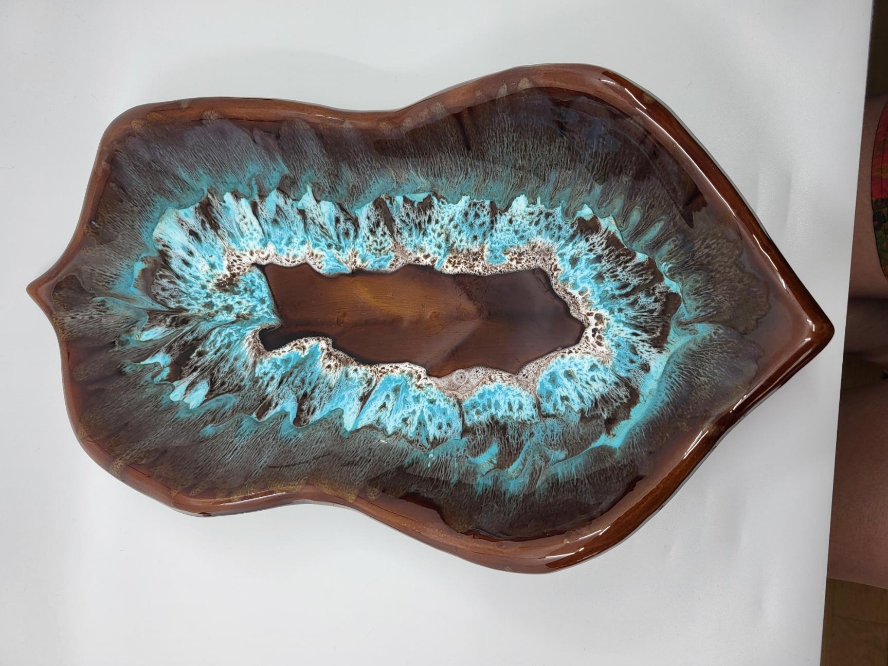 Enameled Coupe sculpturale Vallauris en céramique Marron Bleue France Côte-d'Azur 1960/70 For Sale