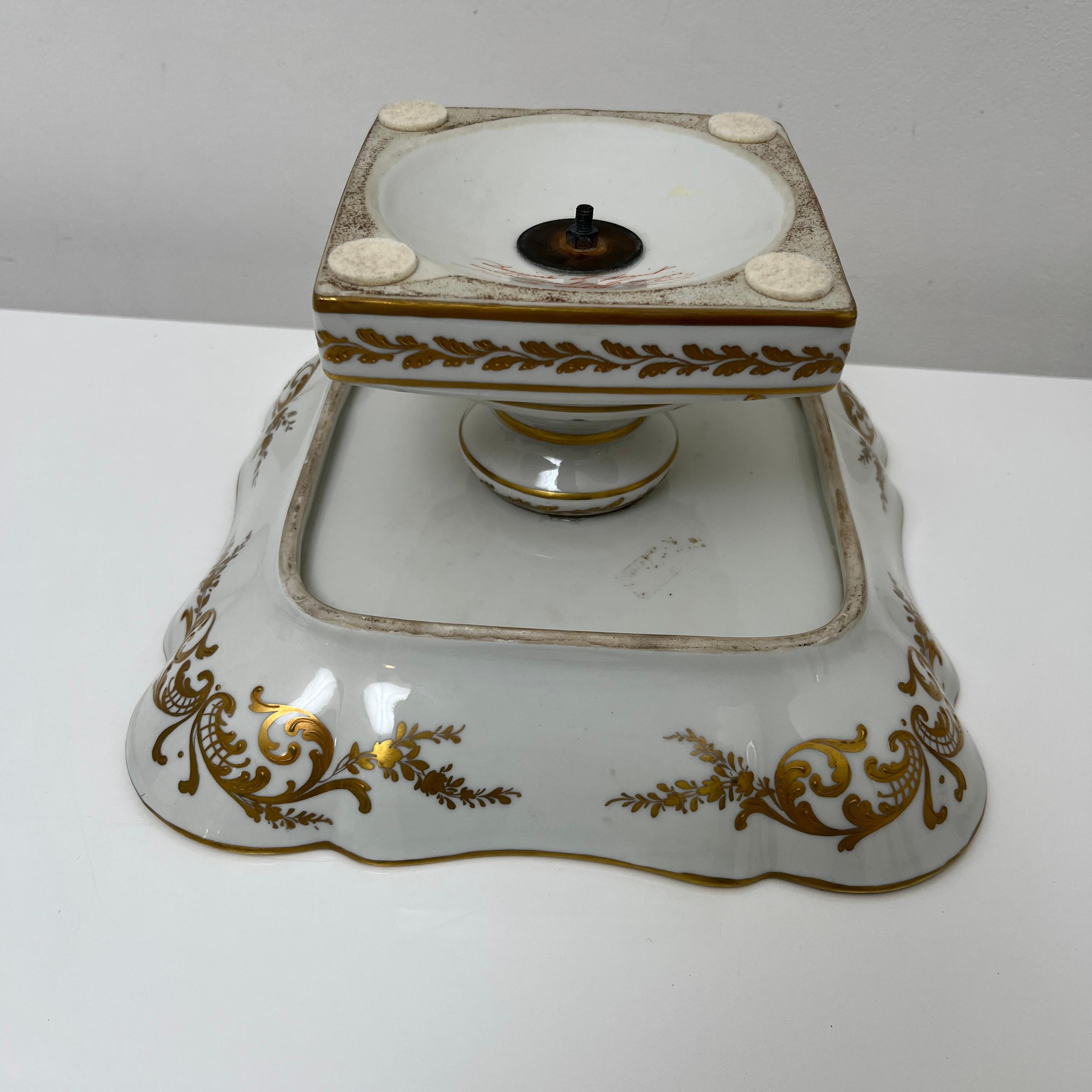 Coupe sur pied porcelaine blanche décor doré fait main, Le Tallec, Paris, 1963 For Sale 5