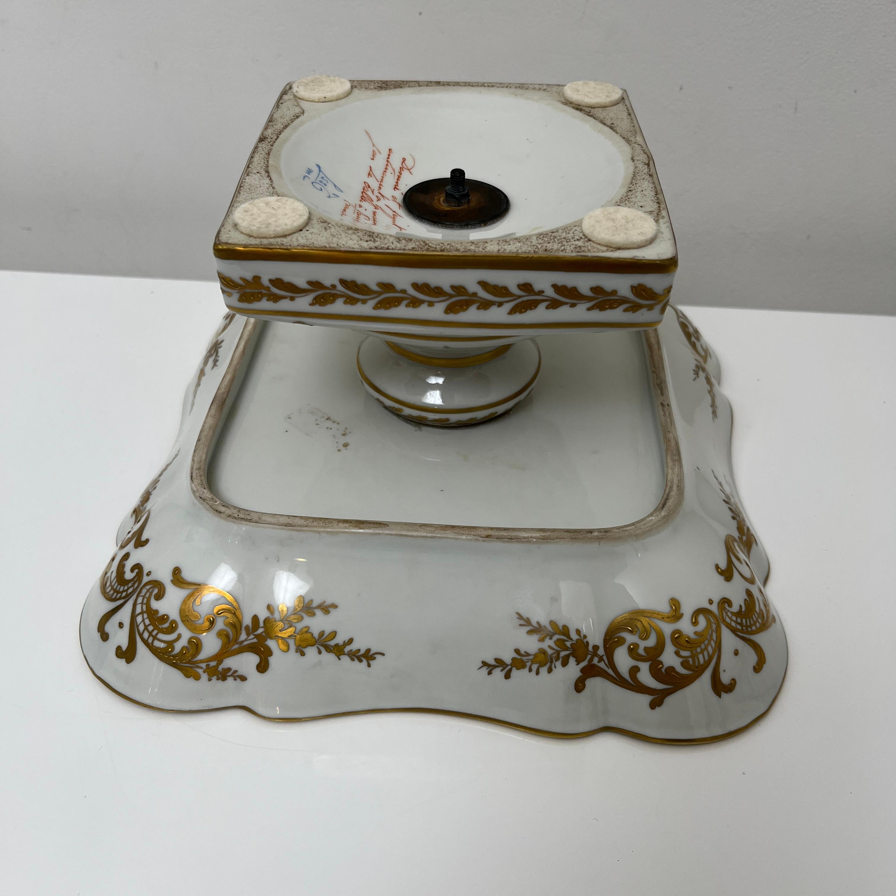 Coupe sur pied porcelaine blanche décor doré fait main, Le Tallec, Paris, 1963 For Sale 6