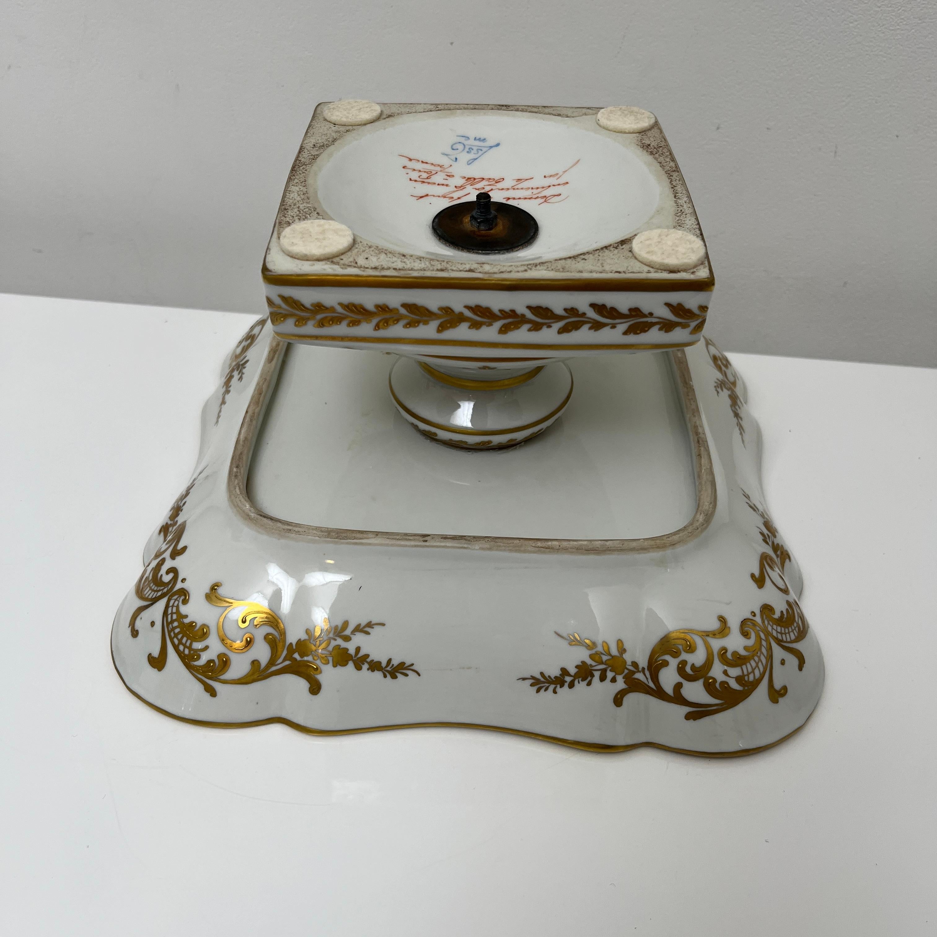 Coupe sur pied porcelaine blanche décor doré fait main, Le Tallec, Paris, 1963 For Sale 7